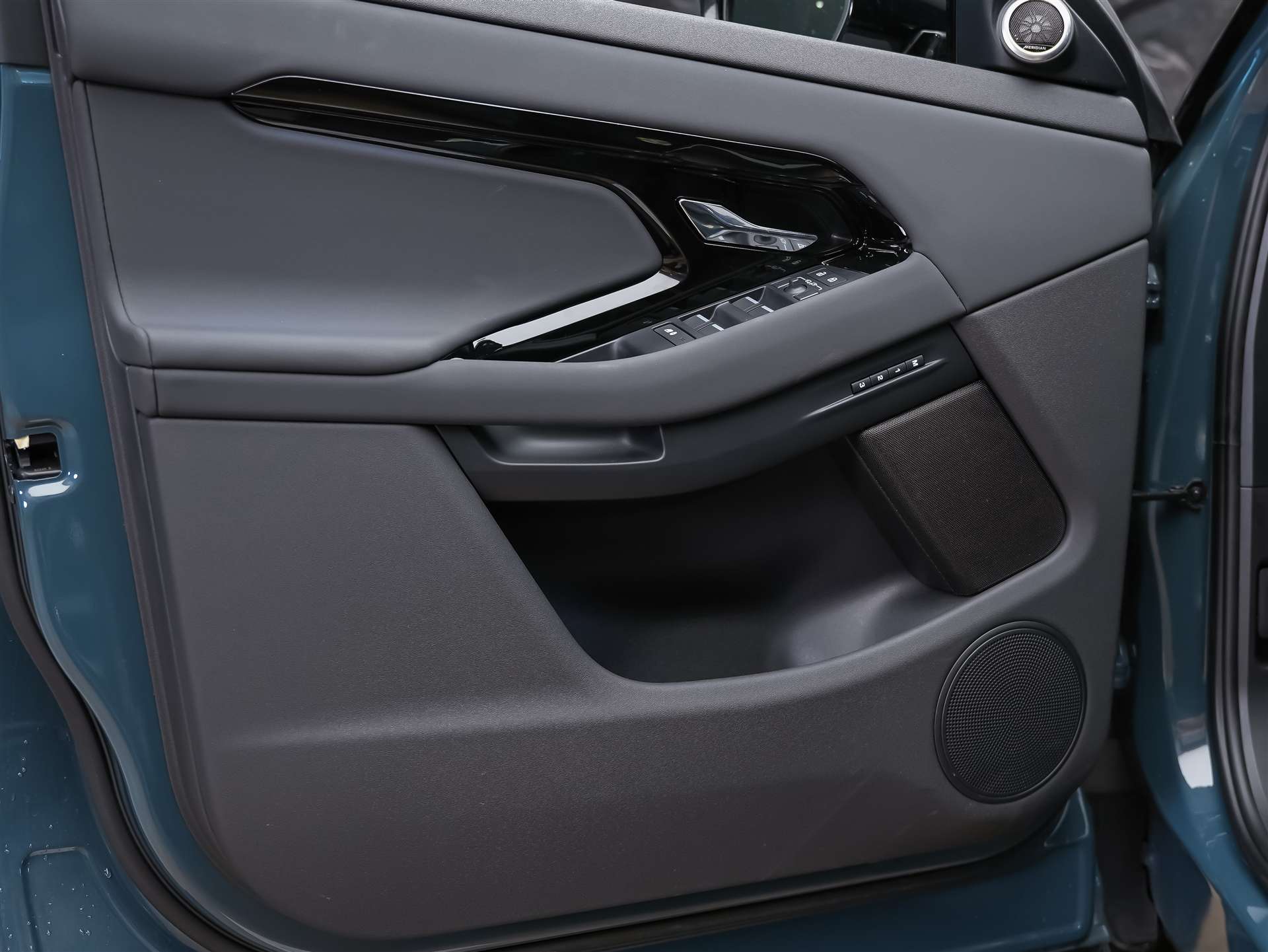 LAND ROVER Range Rover Evoque R-Dynamic D 200 MHEV SE AT9 *Facelift*Werksgarantie*Panorama*-image-22