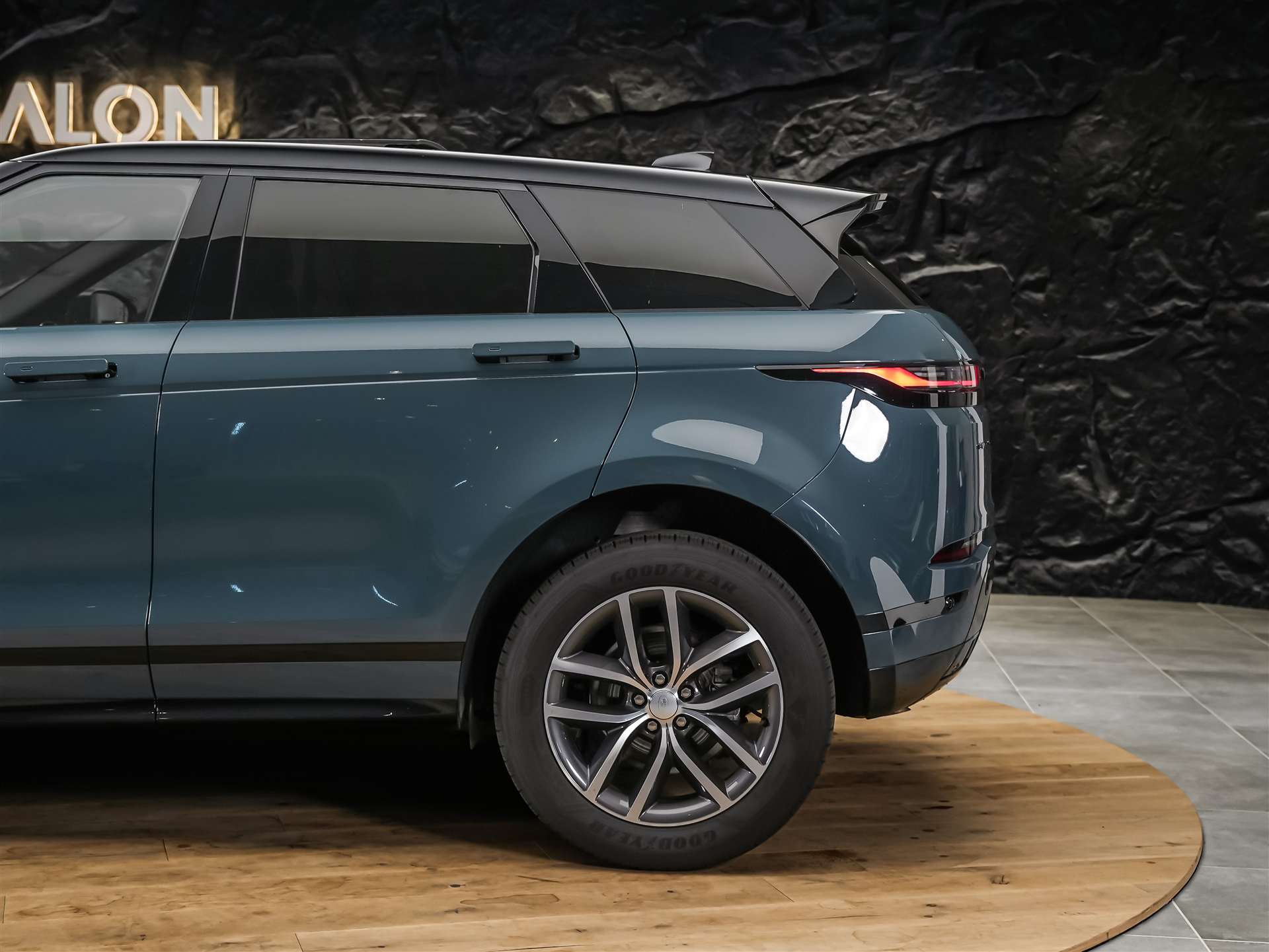 LAND ROVER Range Rover Evoque R-Dynamic D 200 MHEV SE AT9 *Facelift*Werksgarantie*Panorama*-image-17