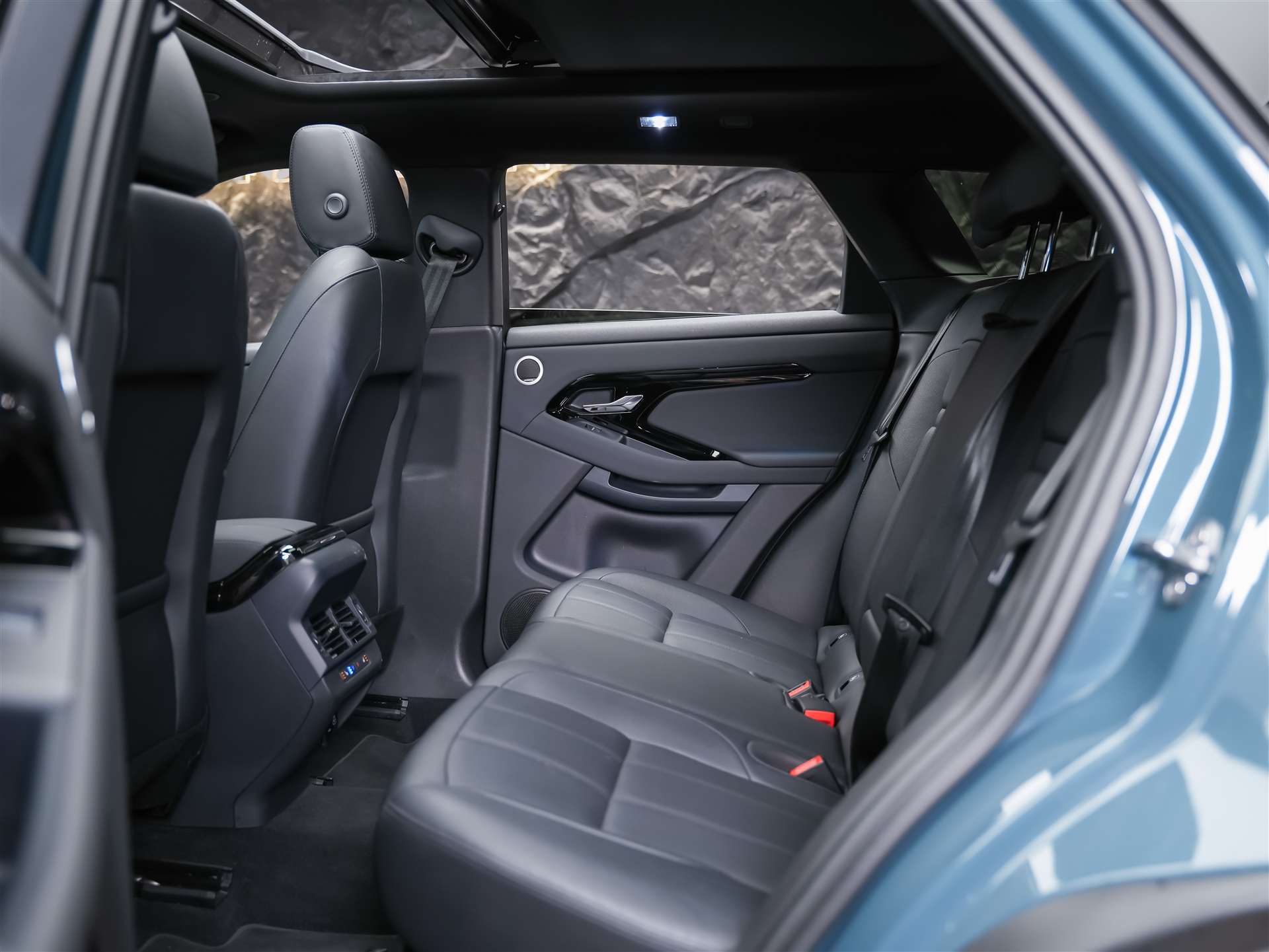 LAND ROVER Range Rover Evoque R-Dynamic D 200 MHEV SE AT9 *Facelift*Werksgarantie*Panorama*-image-12
