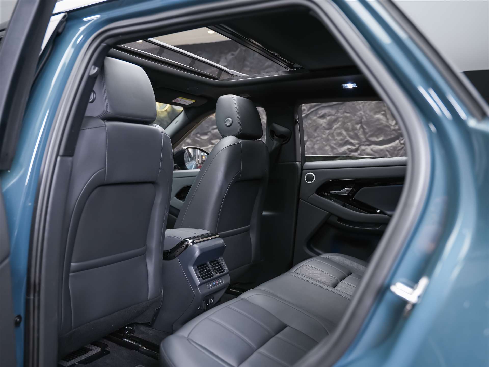 LAND ROVER Range Rover Evoque R-Dynamic D 200 MHEV SE AT9 *Facelift*Werksgarantie*Panorama*-image-10