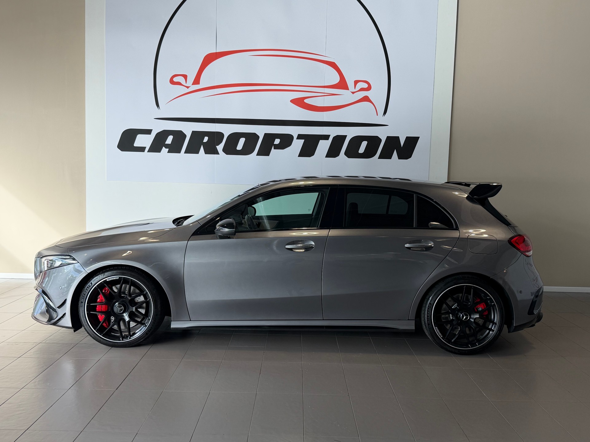MERCEDES-BENZ A 45 S AMG 4Matic+ Speedshift-showroom-element-3