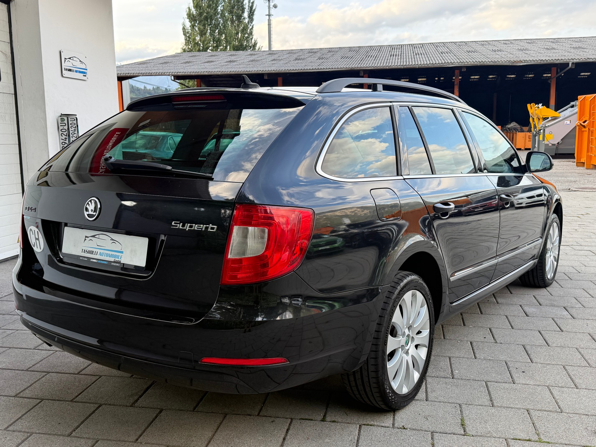 SKODA Superb Combi 2.0 TDi AllDrive4x4 DSG-image-6
