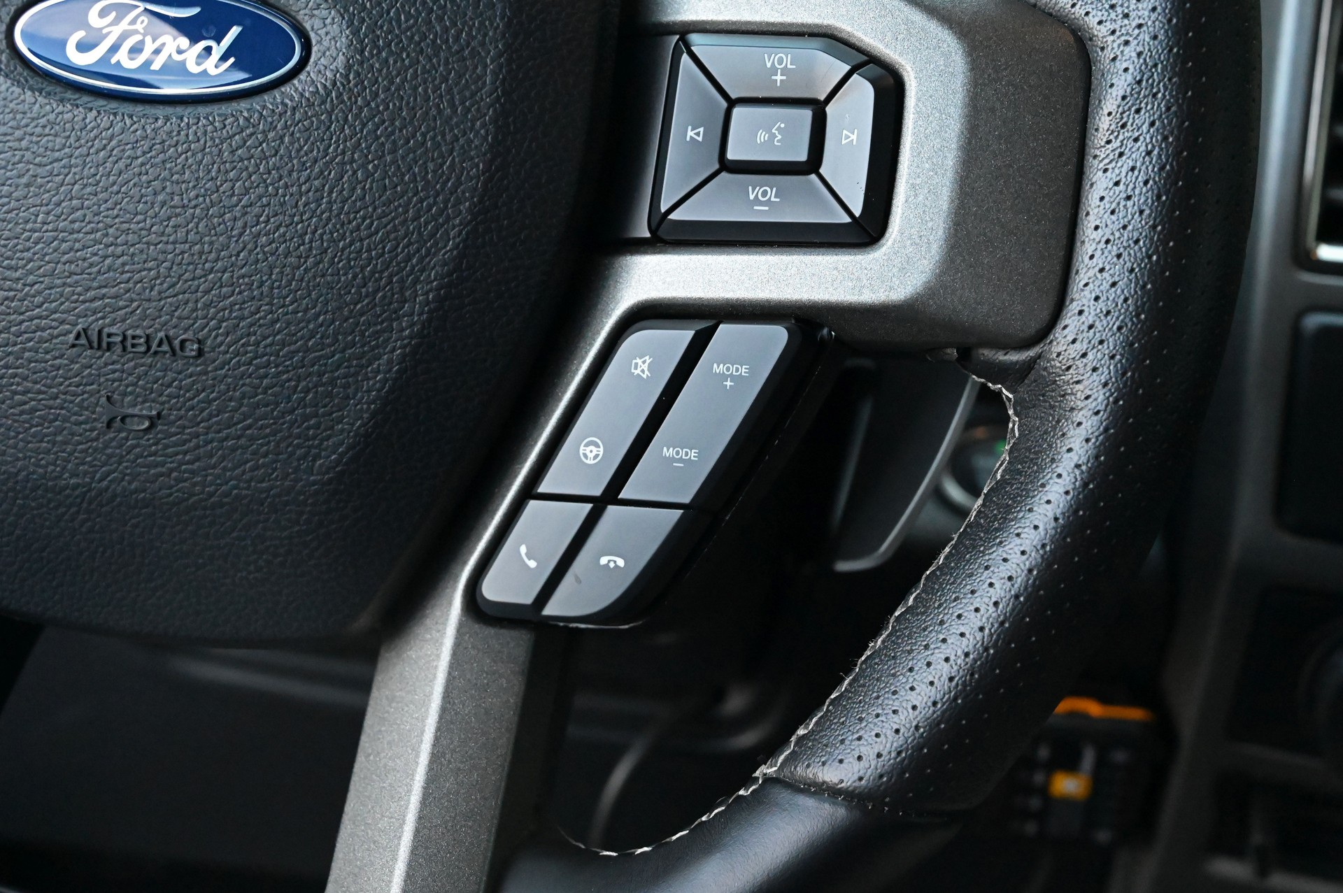 FORD F-150 Raptor SuperCab 3.5 EcoBoost V6 4x4-image-28