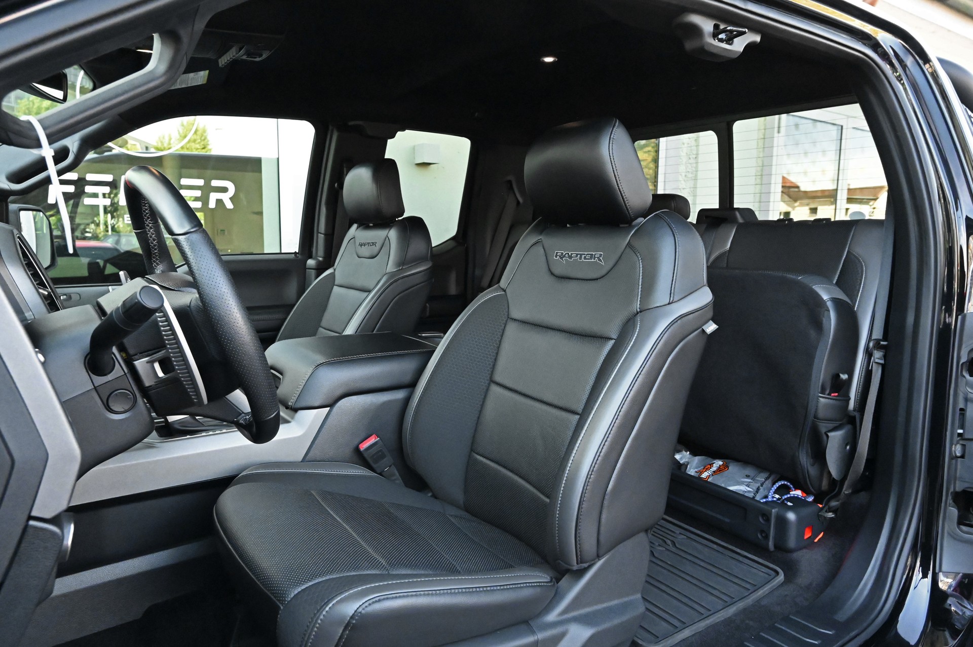 FORD F-150 Raptor SuperCab 3.5 EcoBoost V6 4x4-image-16