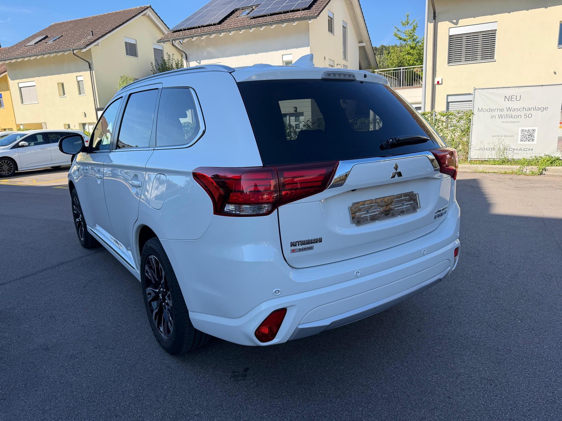 MITSUBISHI Outlander 2.0 PHEV Diamond-image-5