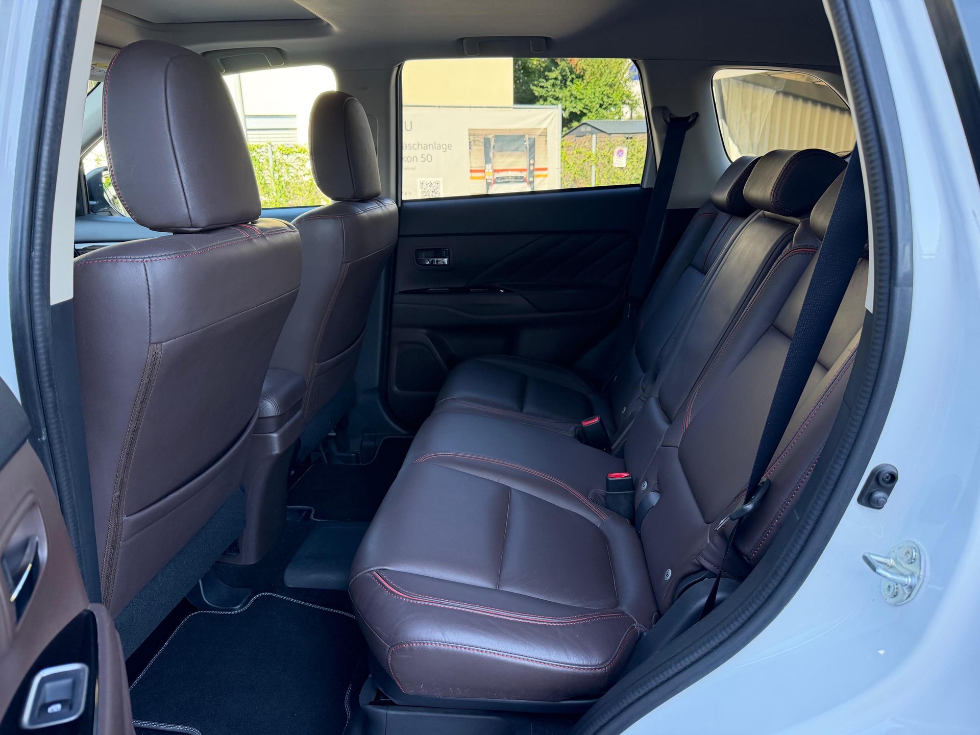 MITSUBISHI Outlander 2.0 PHEV Diamond-image-9