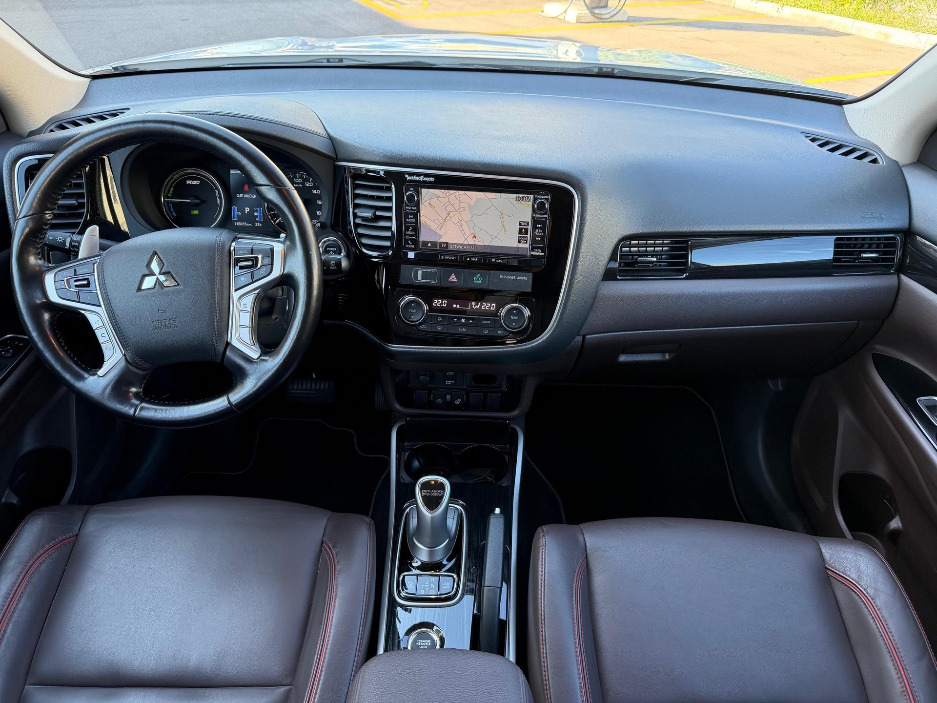 MITSUBISHI Outlander 2.0 PHEV Diamond-image-6