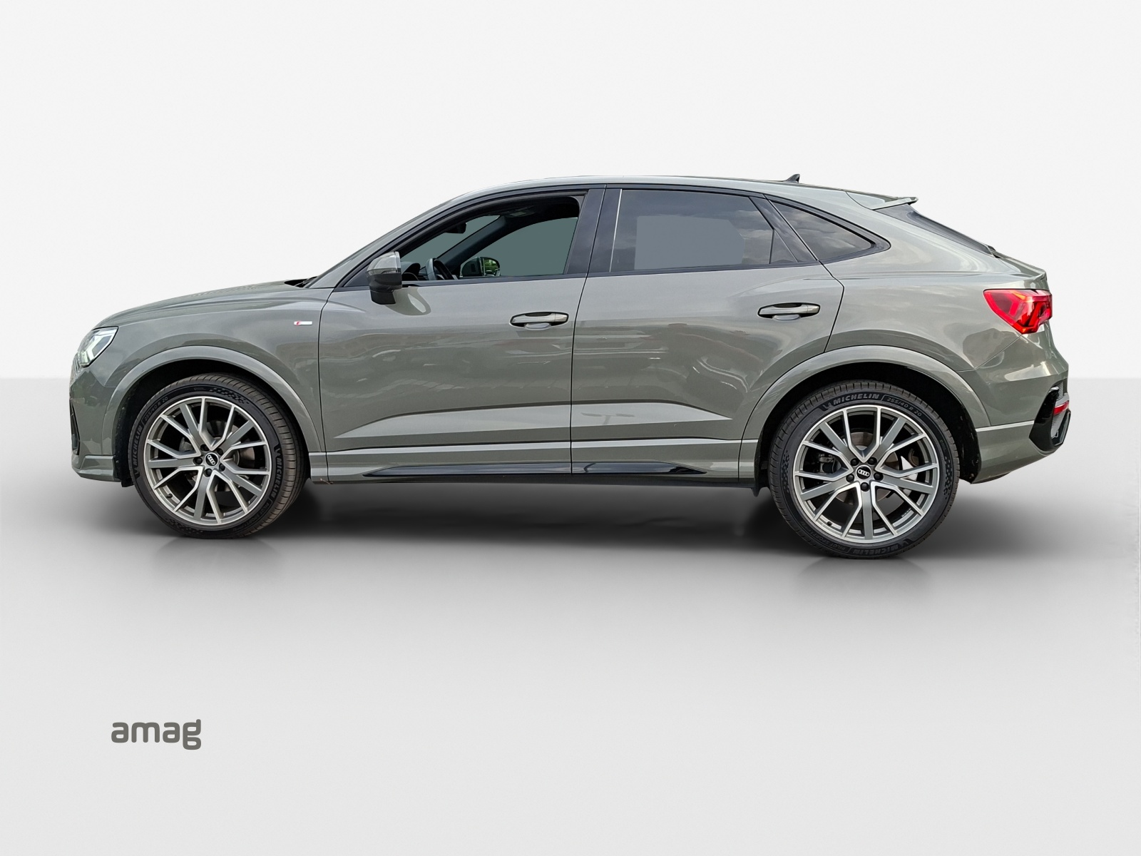AUDI Q3 Sportback 35 TFSI S line Attraction S-tronic-showroom-element-1