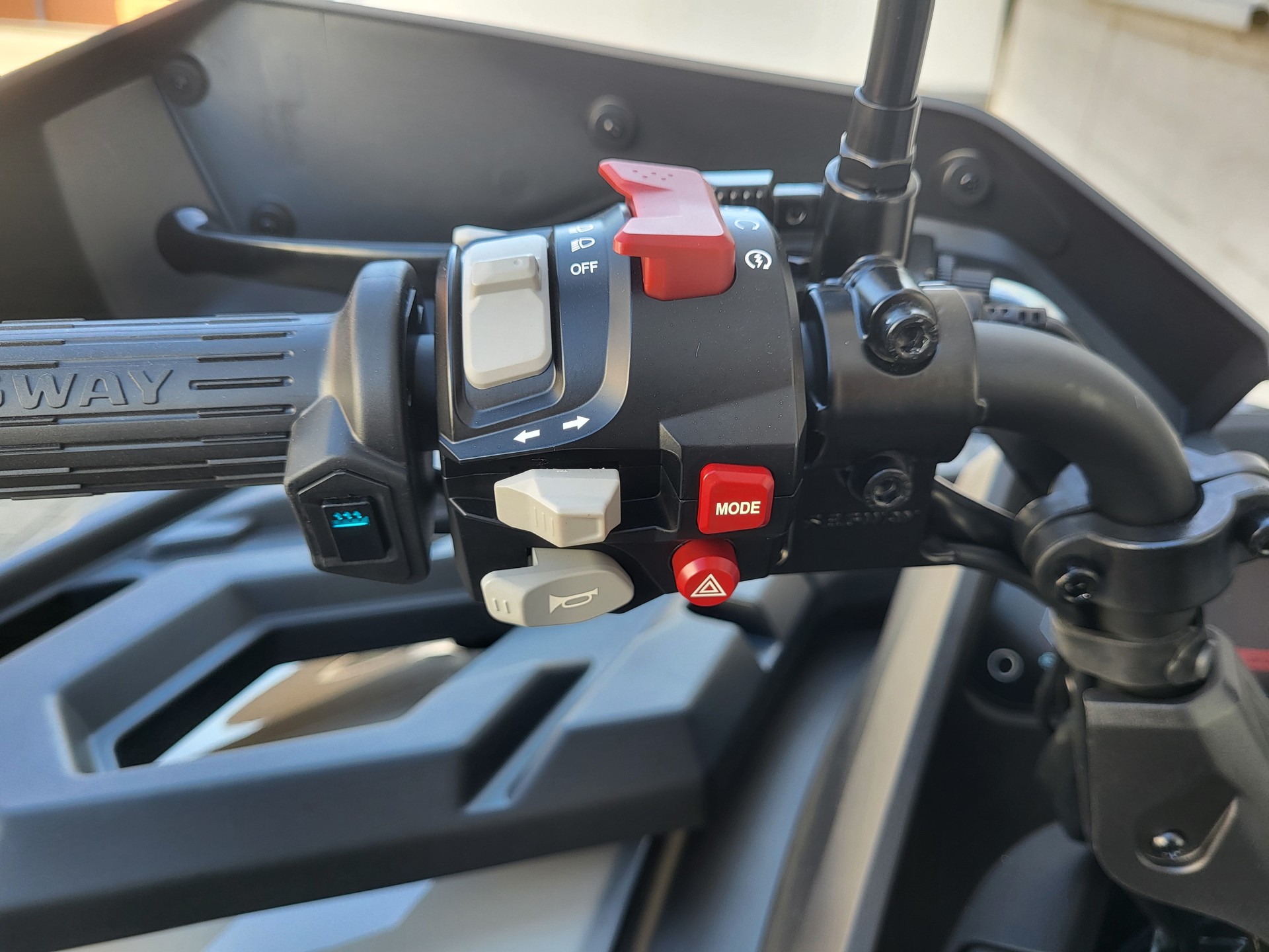 SEGWAY Snarler AT10 L DLX EPS-image-5