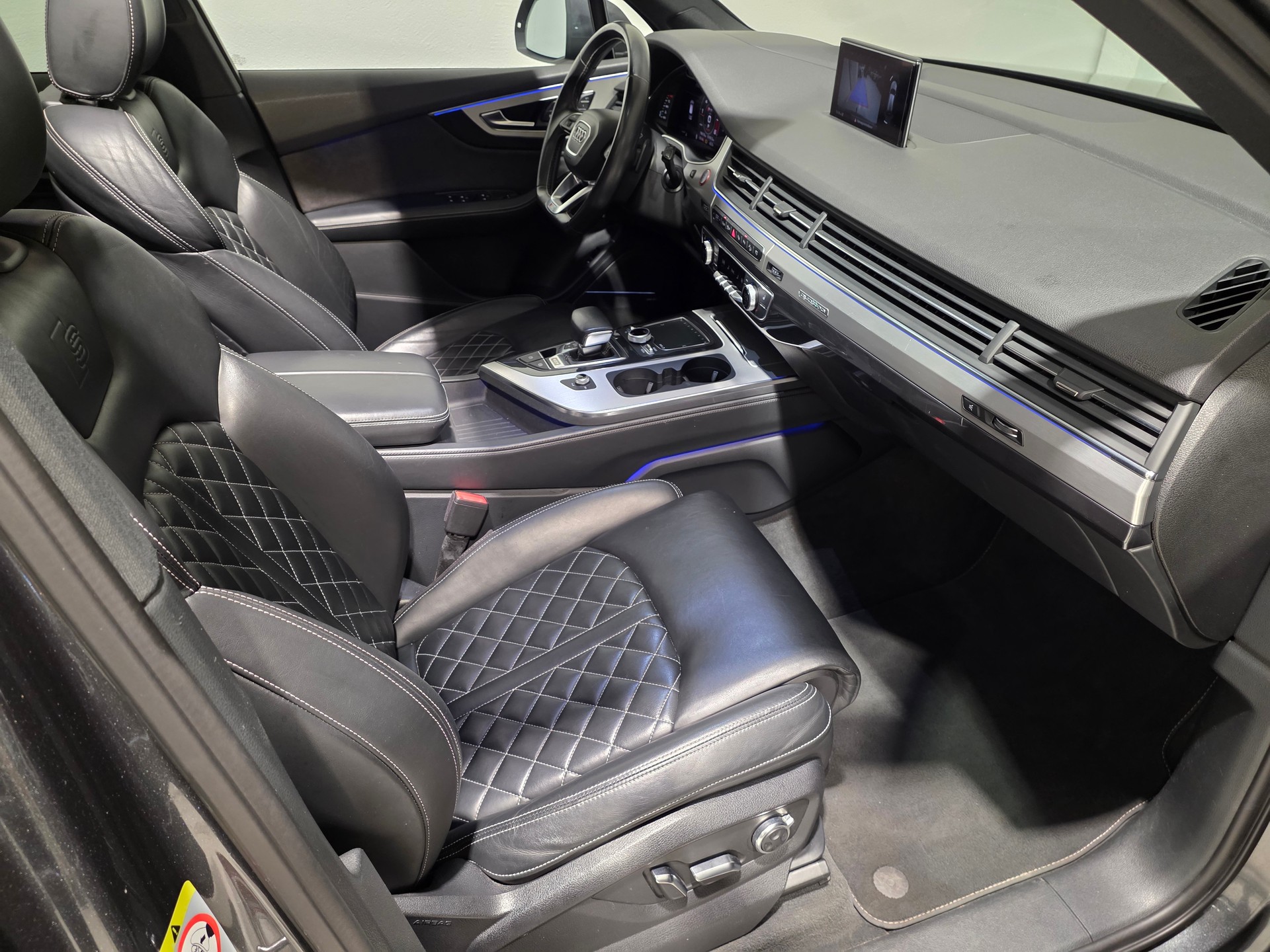 AUDI SQ7 4.0 TDI quattro tiptronic-image-22