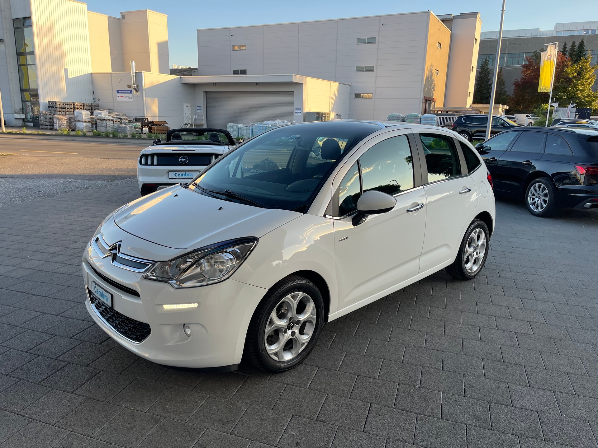 CITROEN C3 1.2i Exclusive ETG5-image-1