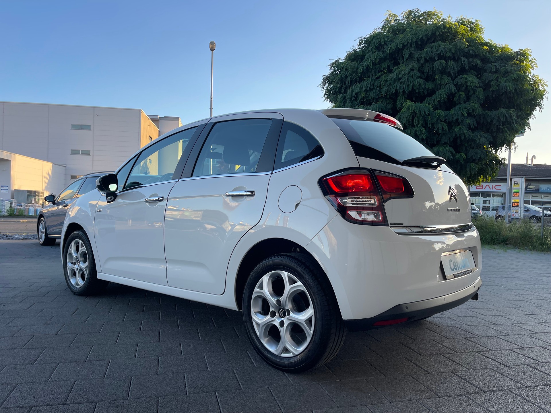 CITROEN C3 1.2i Exclusive ETG5-image-4