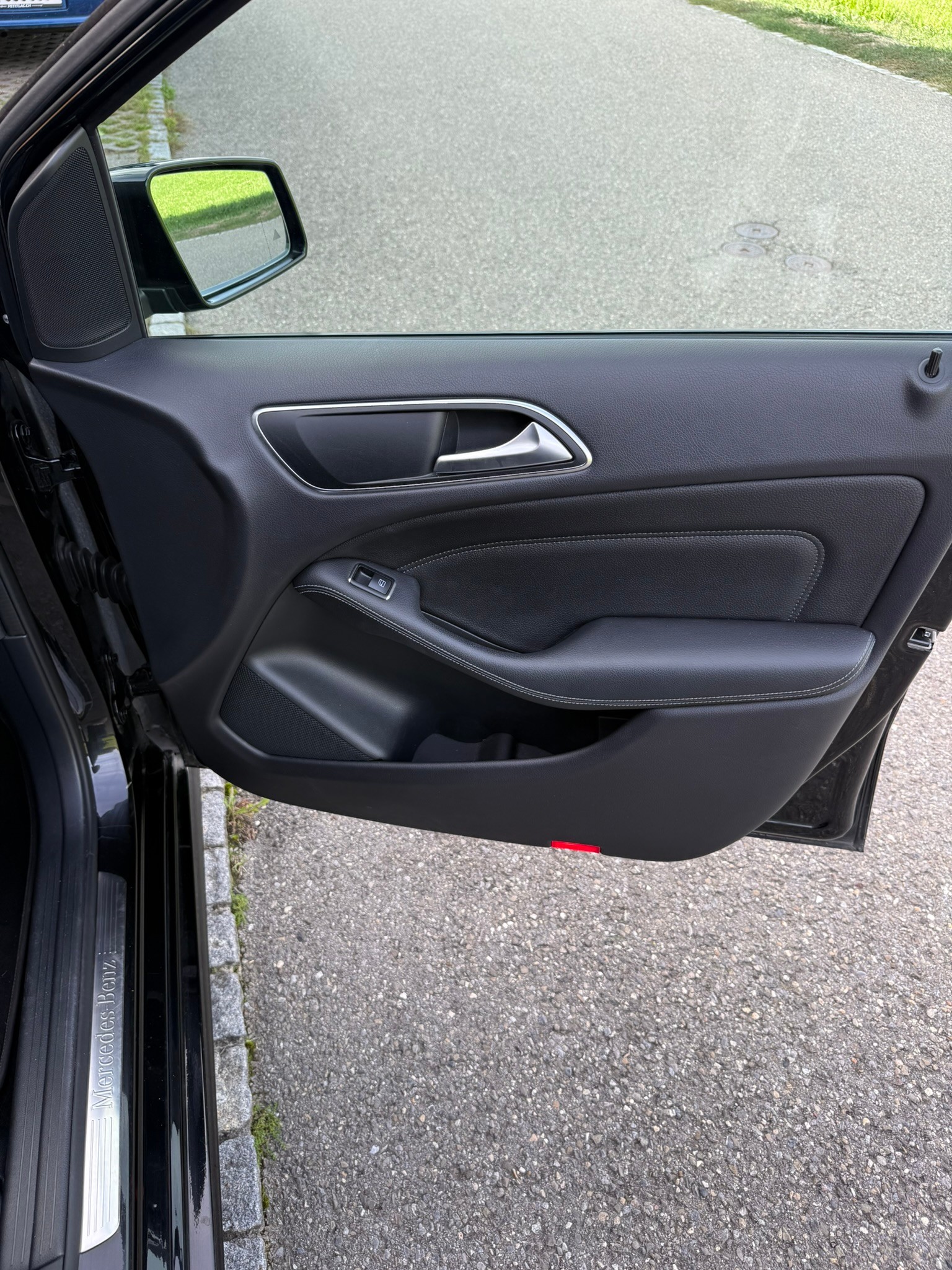 MERCEDES-BENZ B 220 4Matic | Apple CarPlay | Night-Paket | Assistente | Ambientebeleuchtung | Sitzheizung-image-8