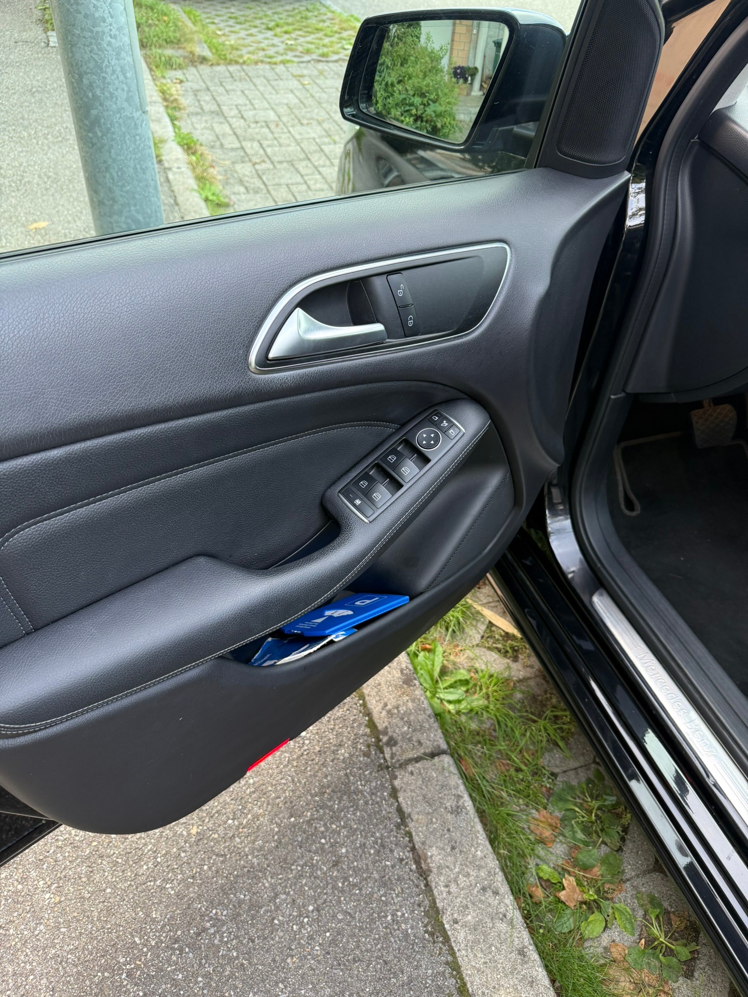 MERCEDES-BENZ B 220 4Matic | Apple CarPlay | Night-Paket | Assistente | Ambientebeleuchtung | Sitzheizung-image-9