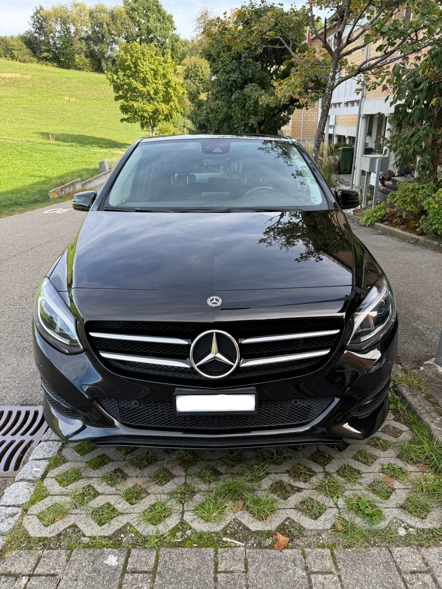 MERCEDES-BENZ B 220 4Matic | Apple CarPlay | Night-Paket | Assistente | Ambientebeleuchtung | Sitzheizung