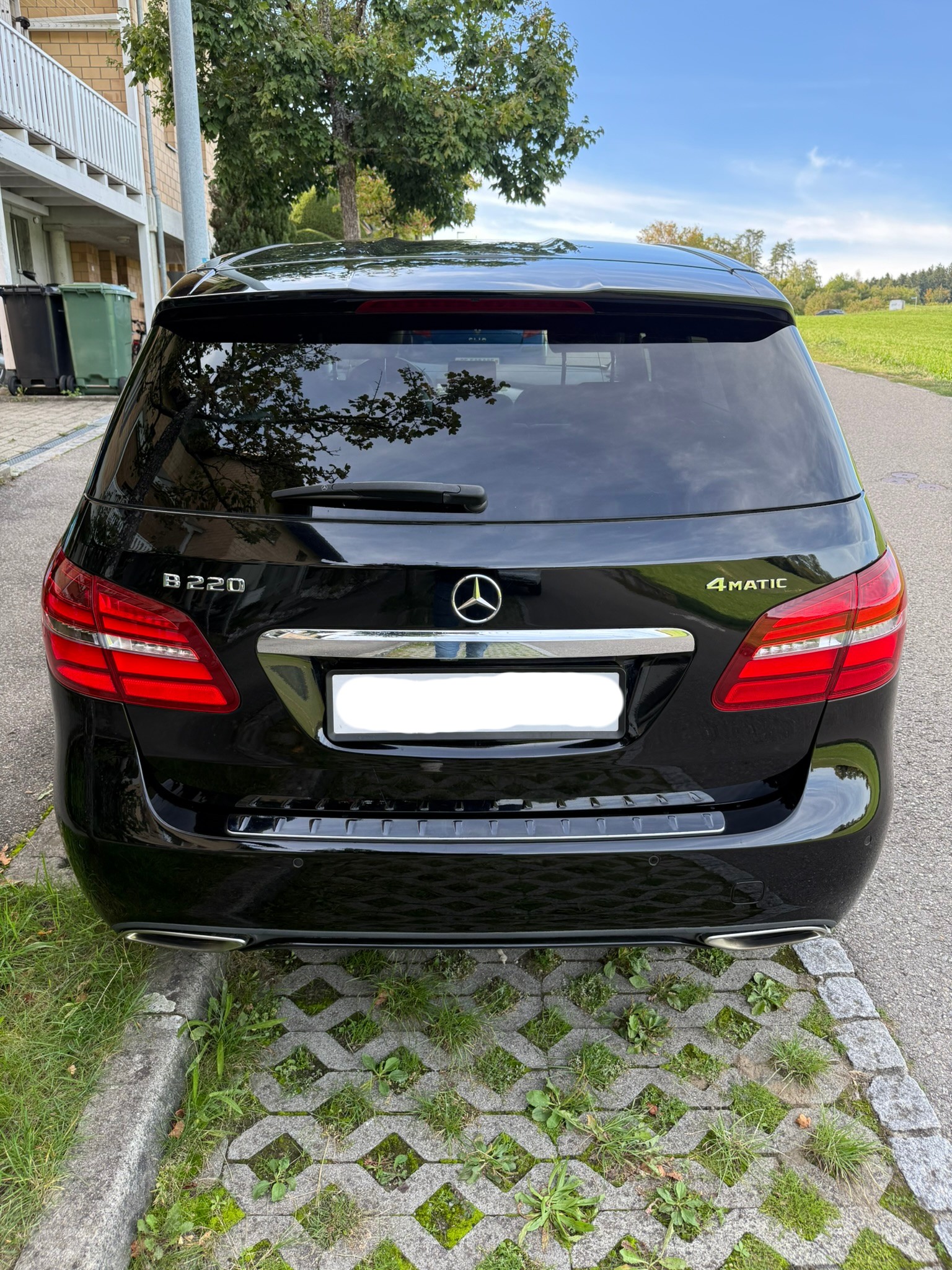 MERCEDES-BENZ B 220 4Matic | Apple CarPlay | Night-Paket | Assistente | Ambientebeleuchtung | Sitzheizung-image-2