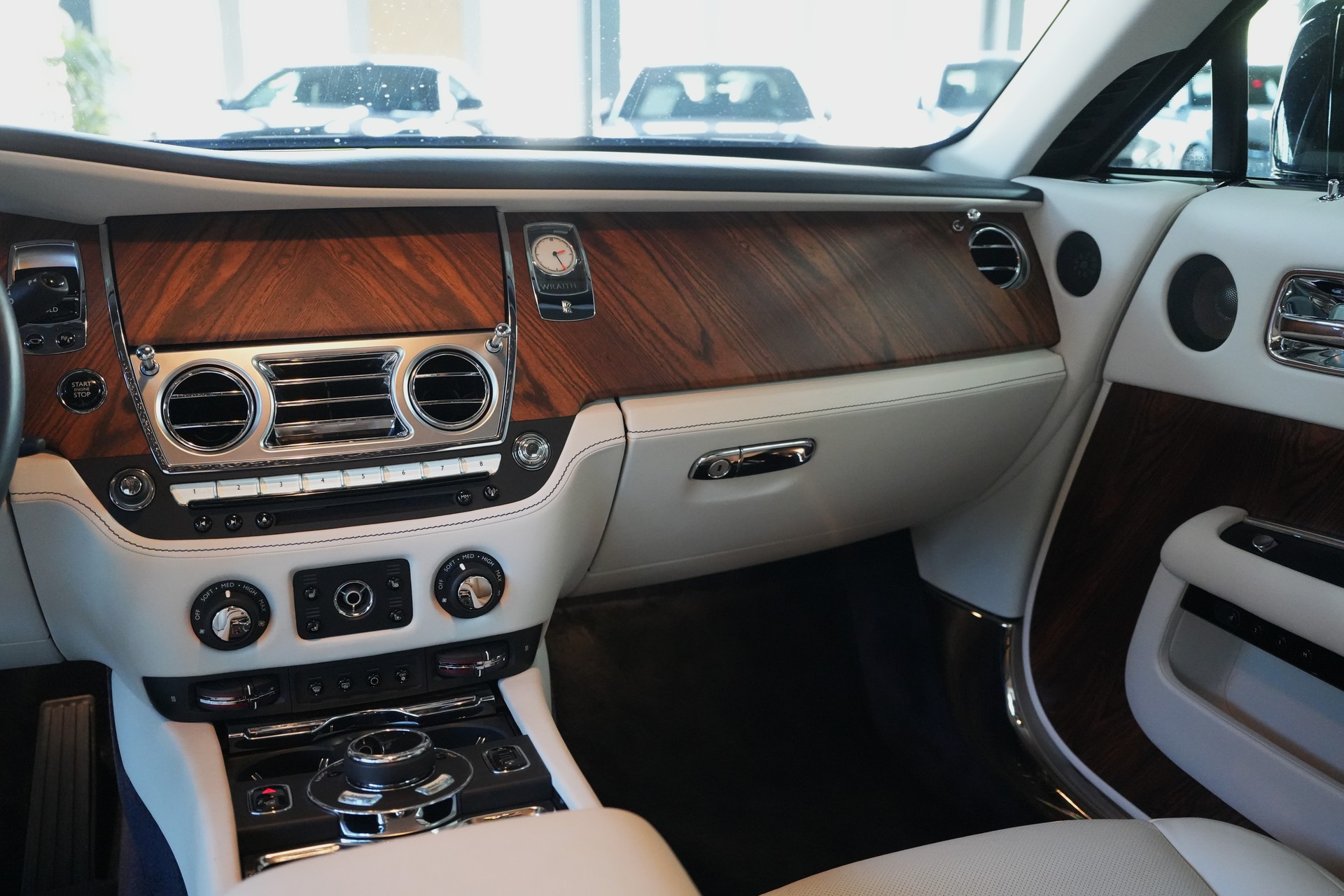 ROLLS-ROYCE Wraith 6.6 V12-image-15