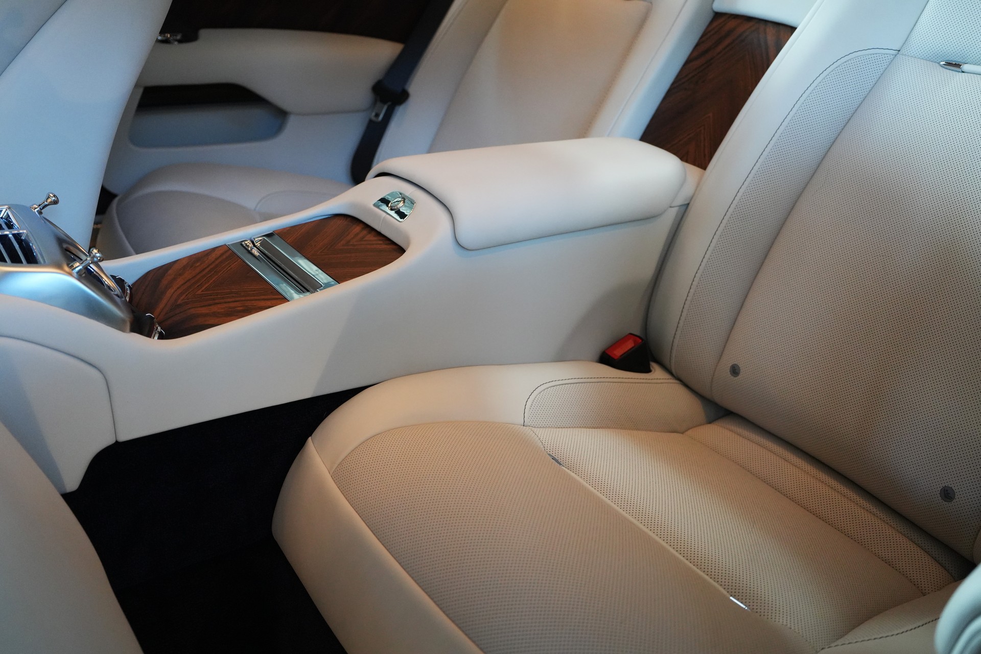 ROLLS-ROYCE Wraith 6.6 V12-image-13