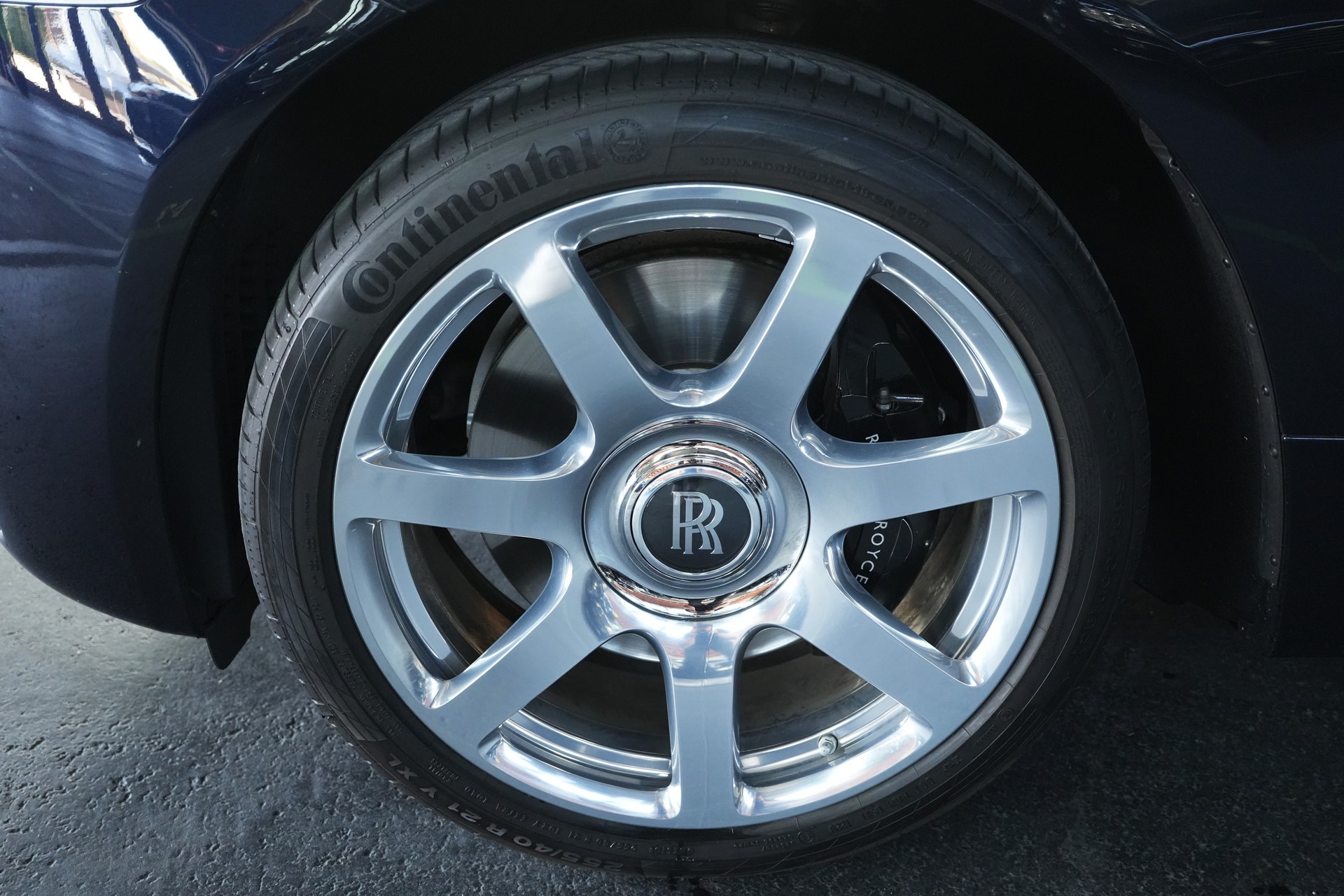 ROLLS-ROYCE Wraith 6.6 V12-image-6