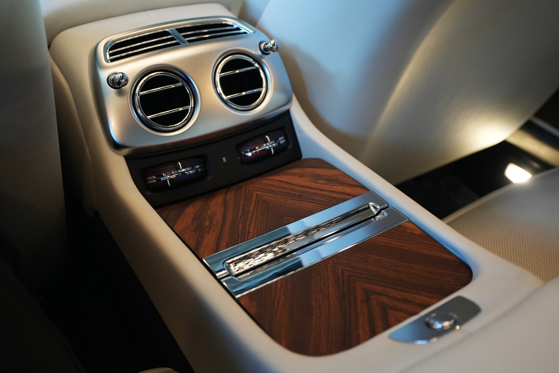 ROLLS-ROYCE Wraith 6.6 V12-image-14