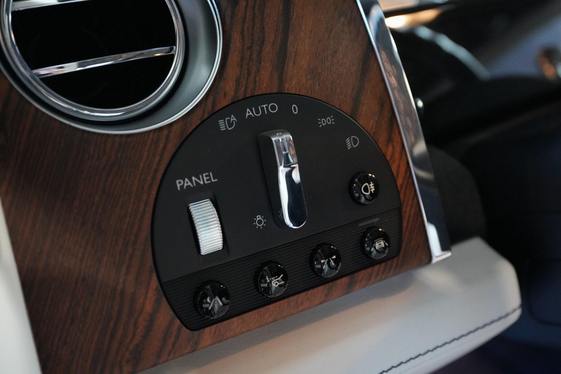 ROLLS-ROYCE Wraith 6.6 V12-image-16