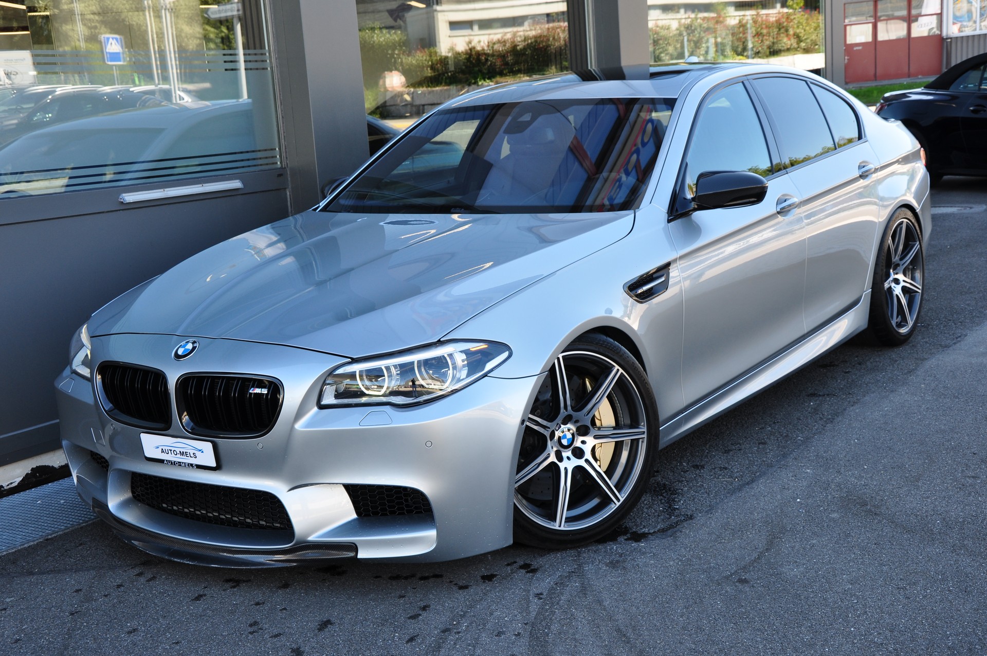 BMW M5 Drivelogic-showroom-element-2