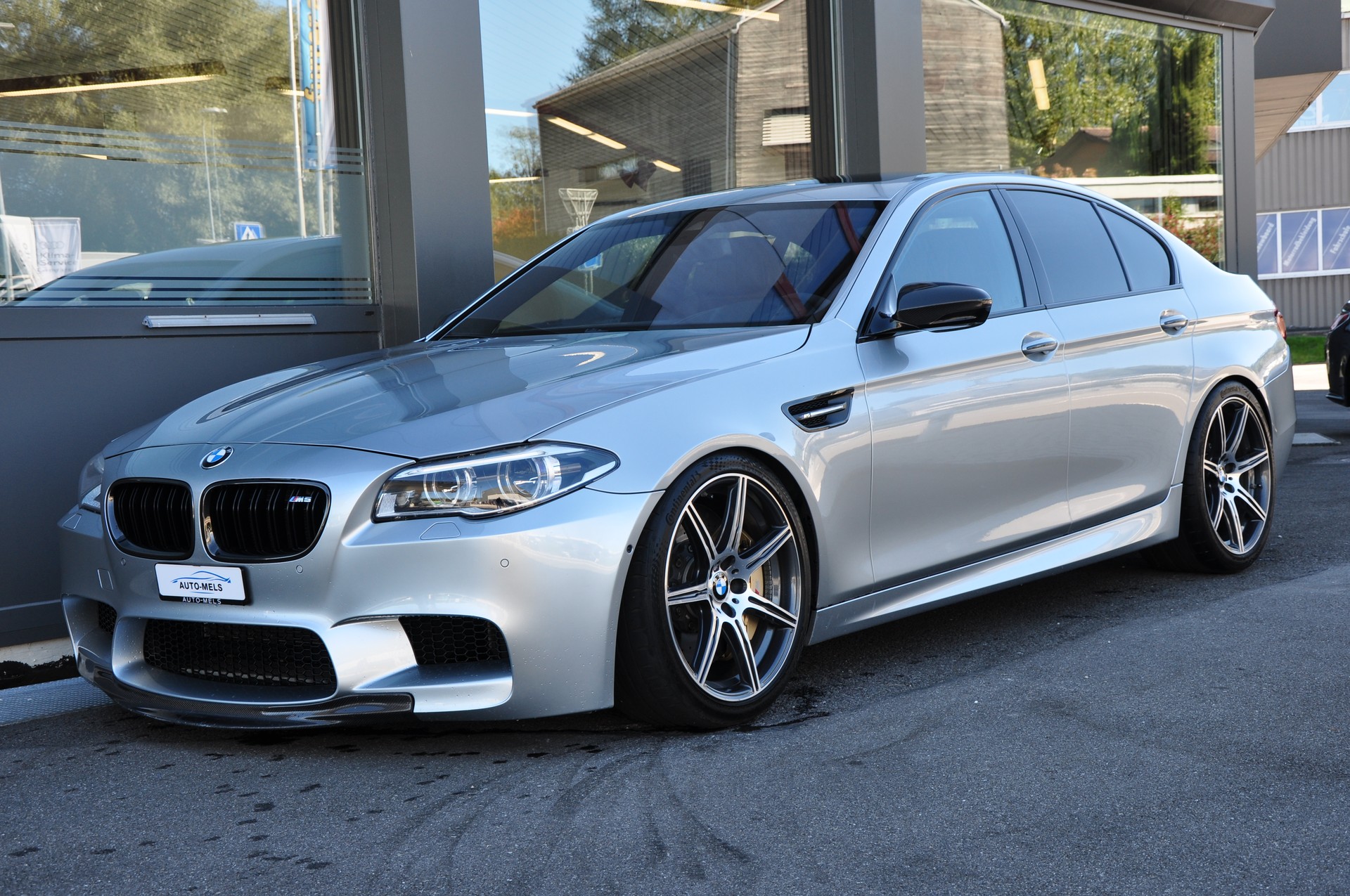 BMW M5 Drivelogic-showroom-element-3