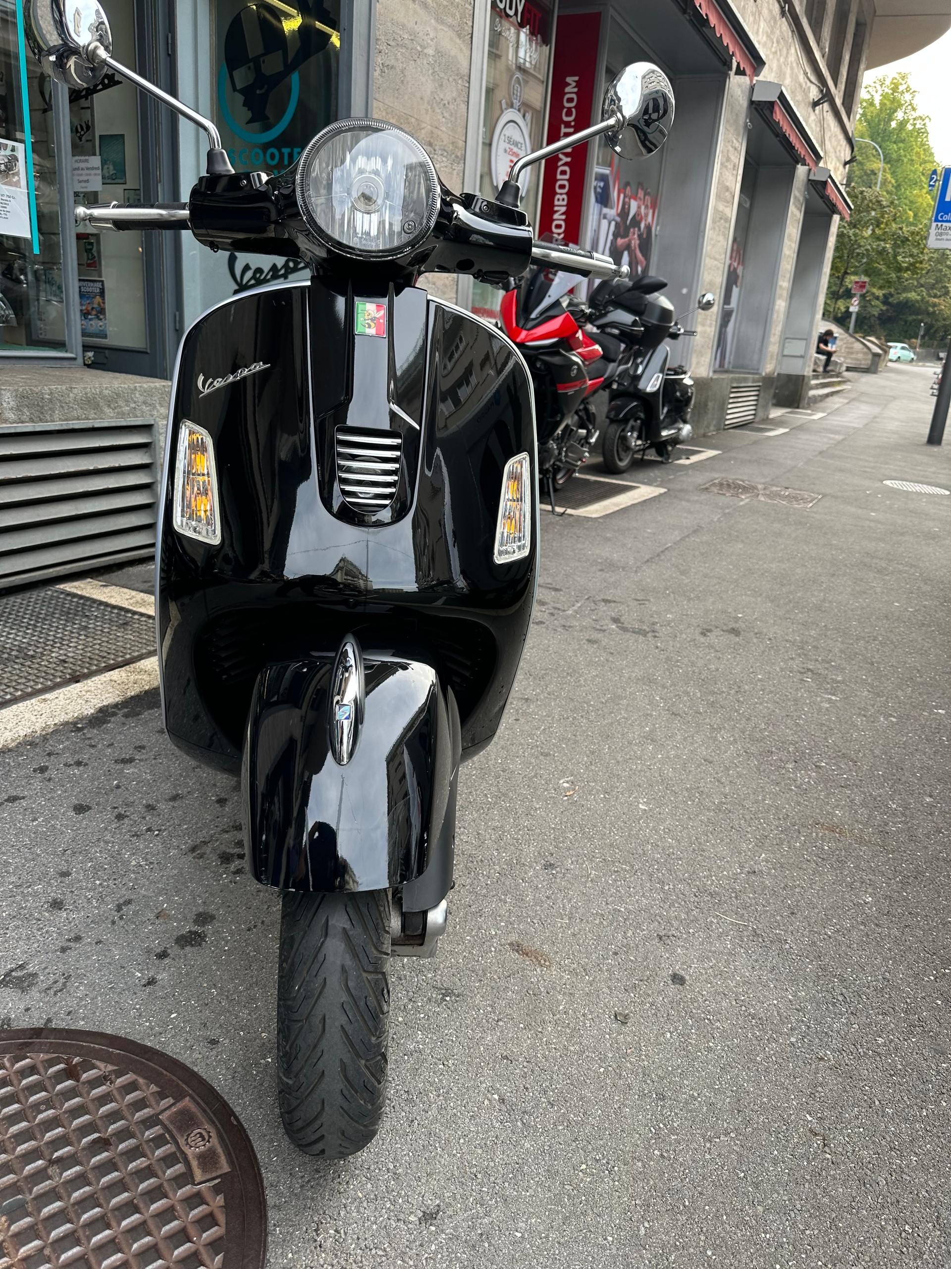 PIAGGIO Vespa GTS Super 125 i.e.-image-1