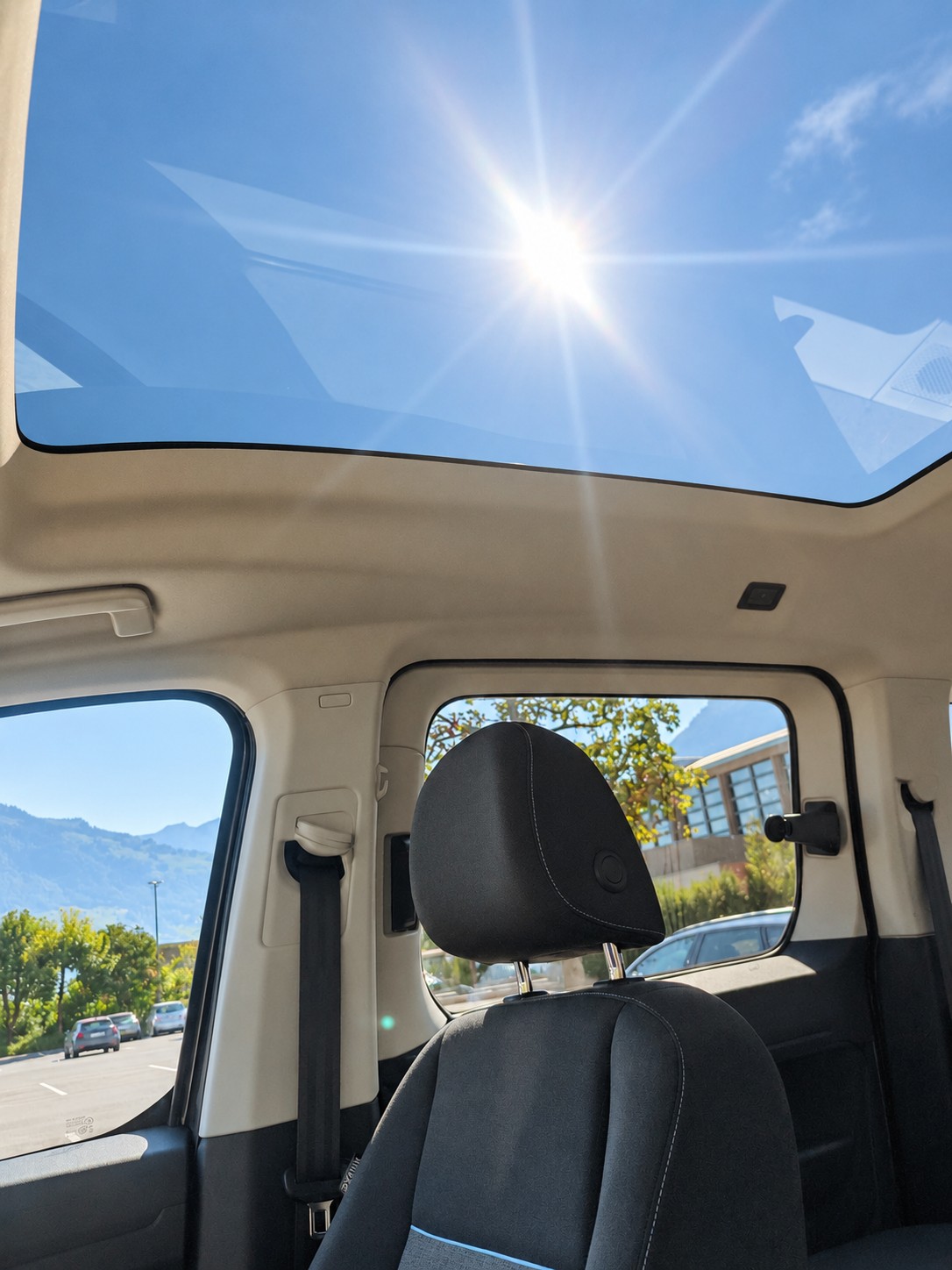 FORD GRAND TOURNEO CONNECT-image-11