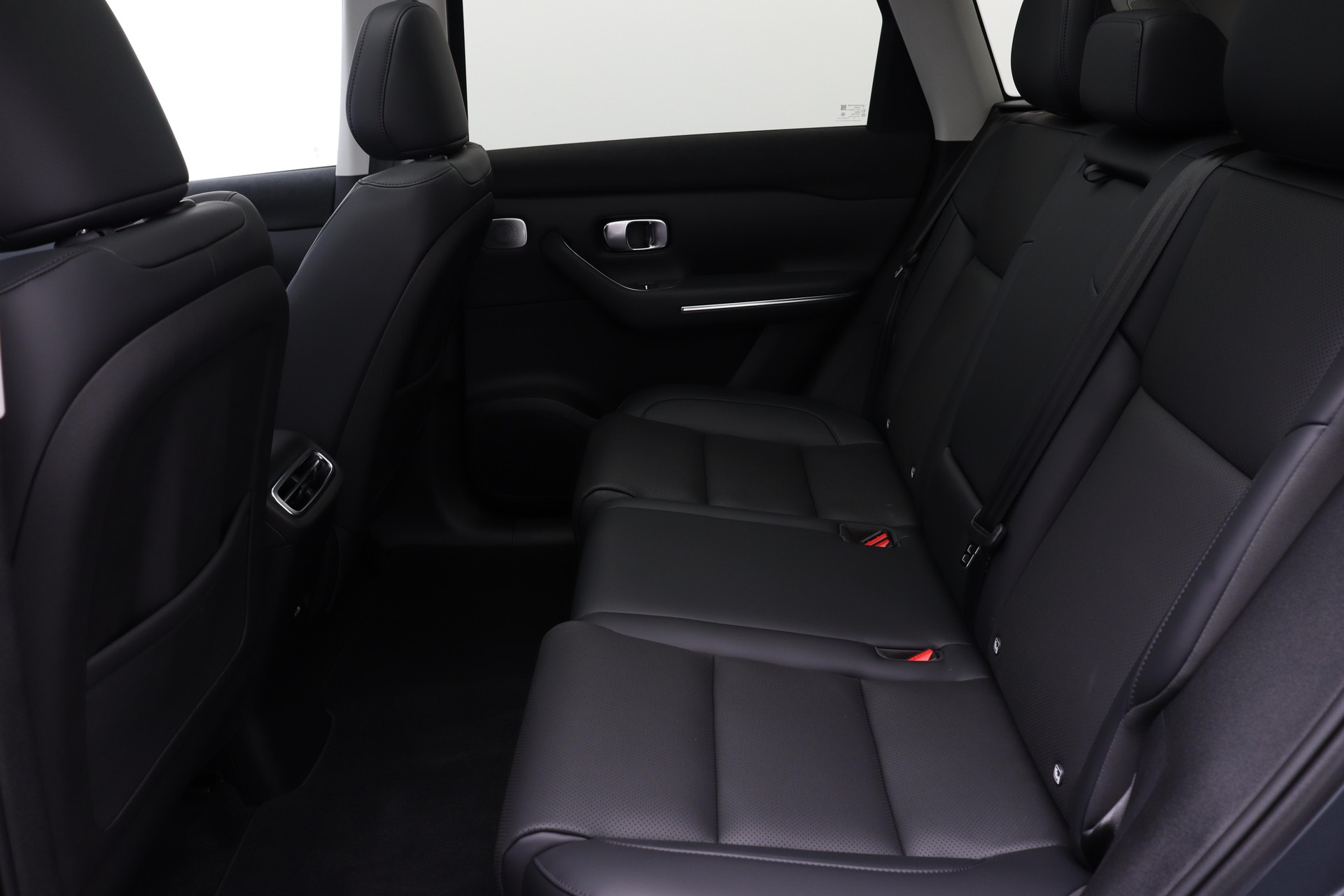 LEAPMOTOR C10 EV AWD-image-8