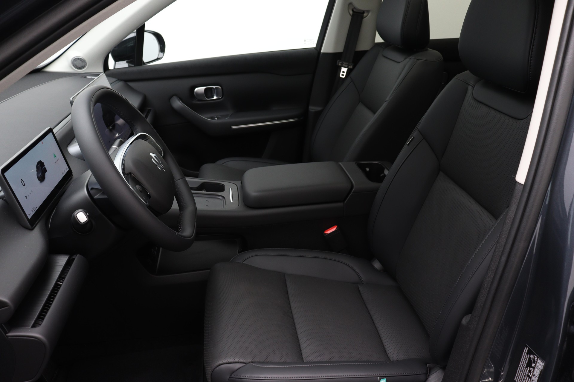 LEAPMOTOR C10 EV AWD-image-5