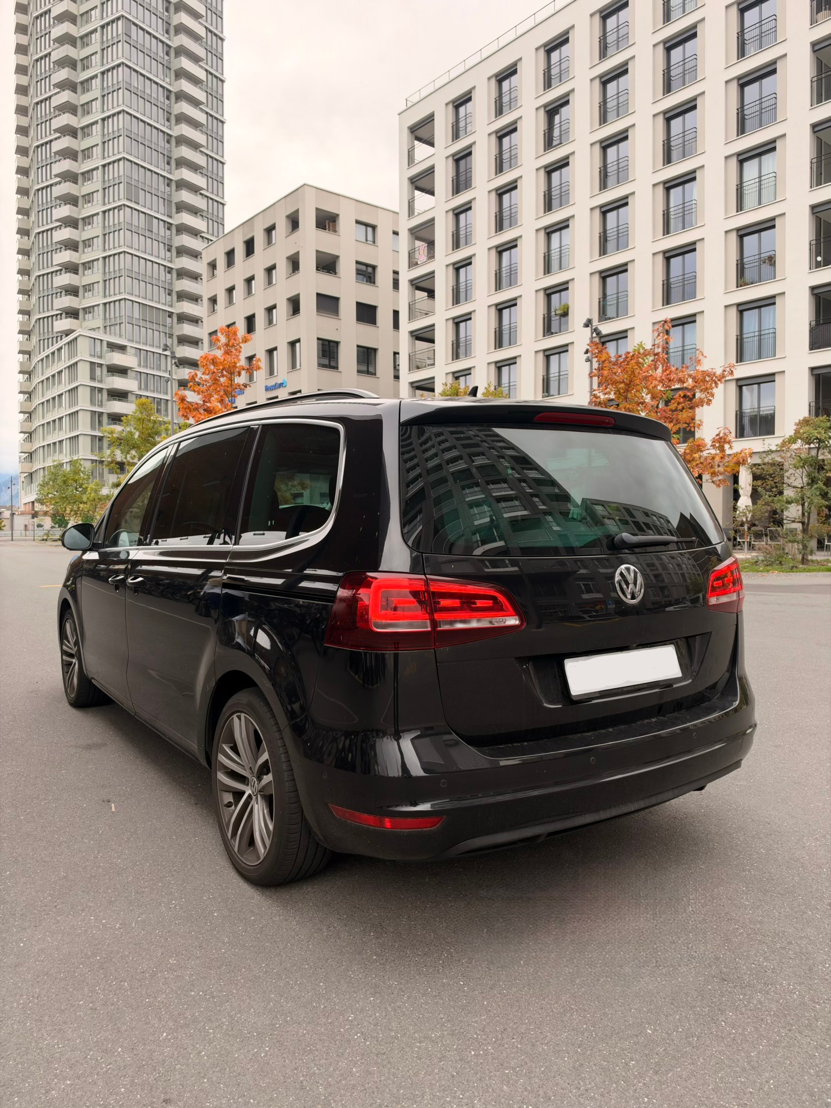 VW Sharan 2.0 TDI 4Motion-image-3