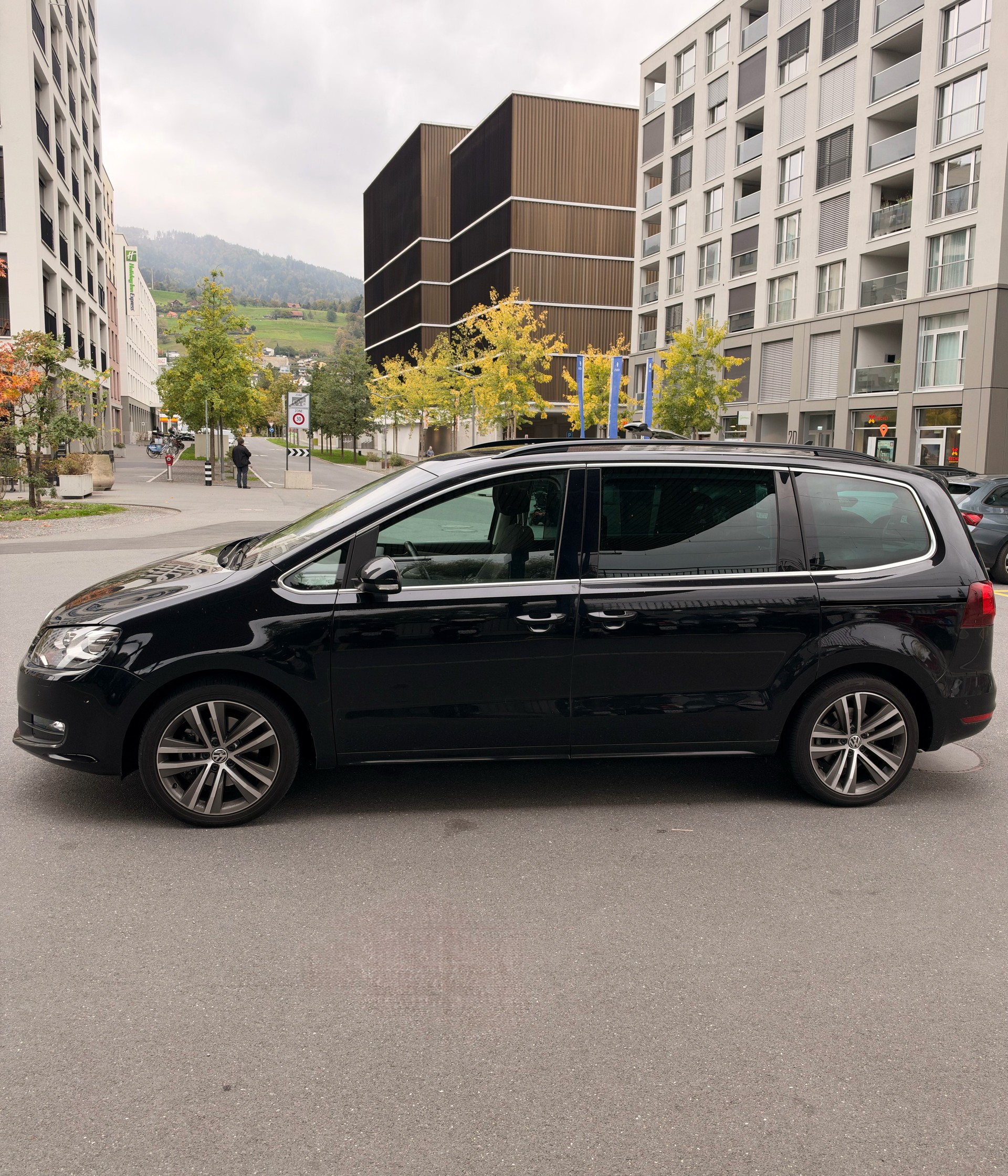 VW Sharan 2.0 TDI 4Motion-image-2