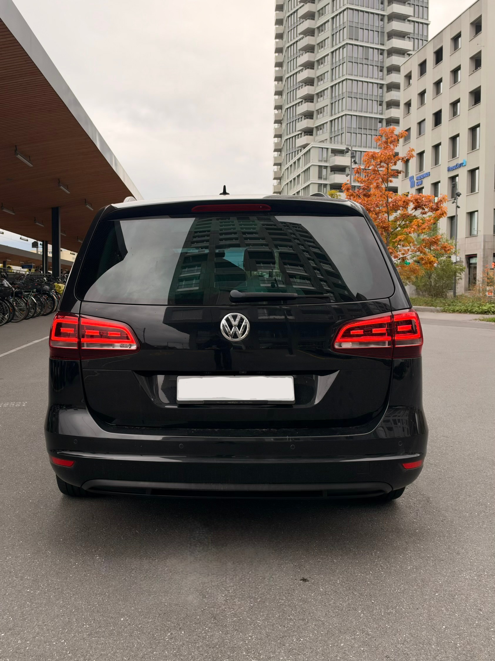 VW Sharan 2.0 TDI 4Motion-image-4