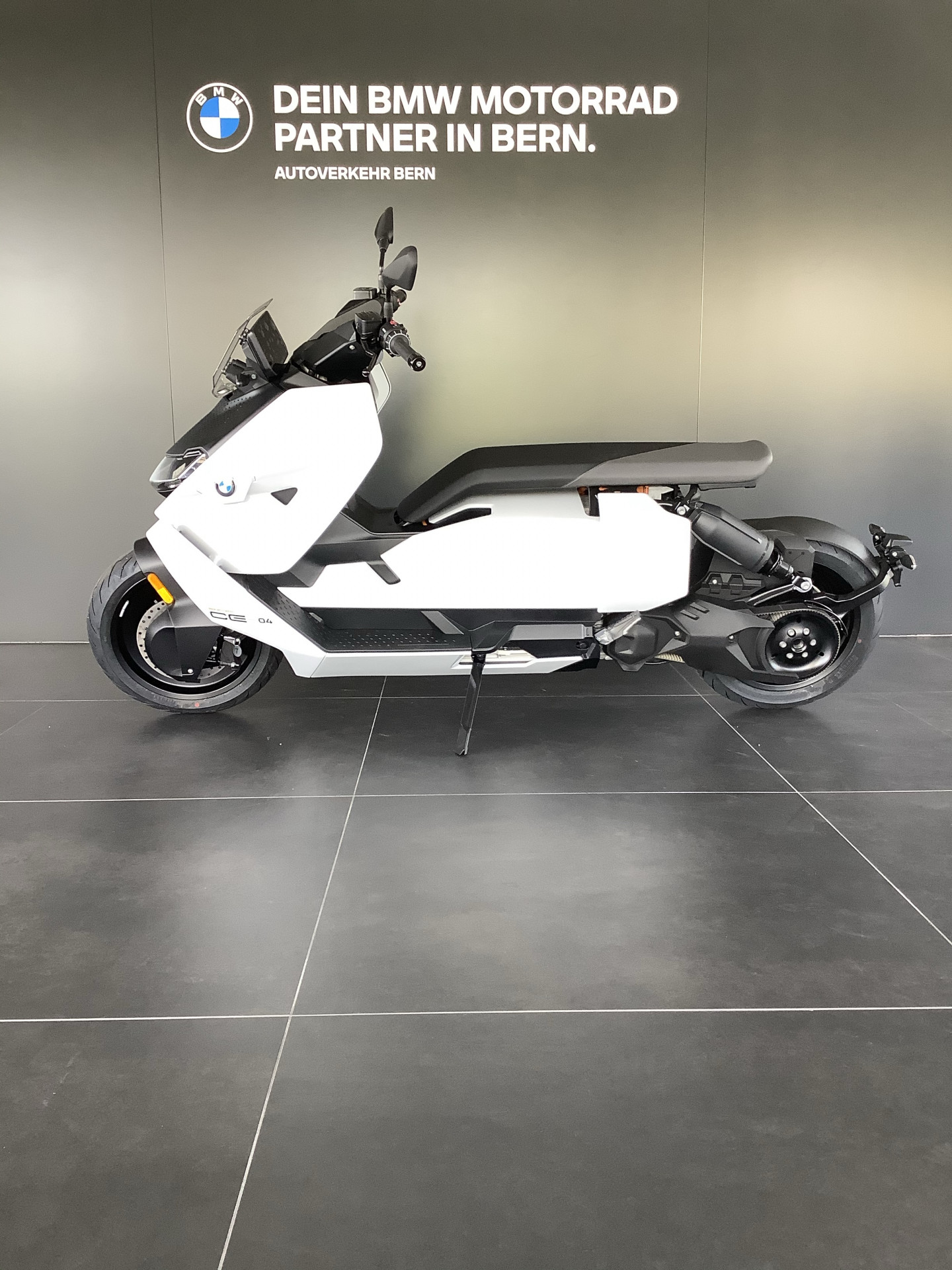 BMW CE 04-image-3