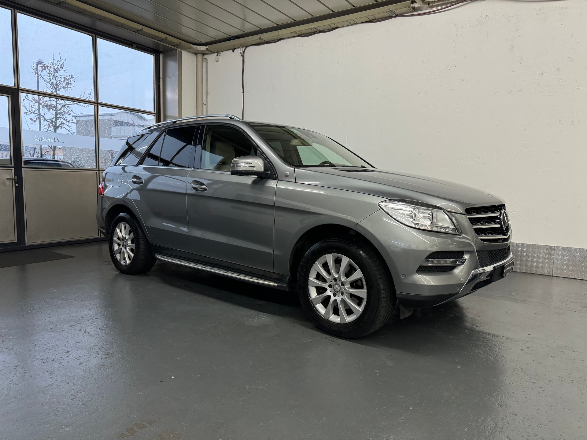 MERCEDES-BENZ ML 350 BlueTEC 4Matic 7G-Tronic-showroom-element-1