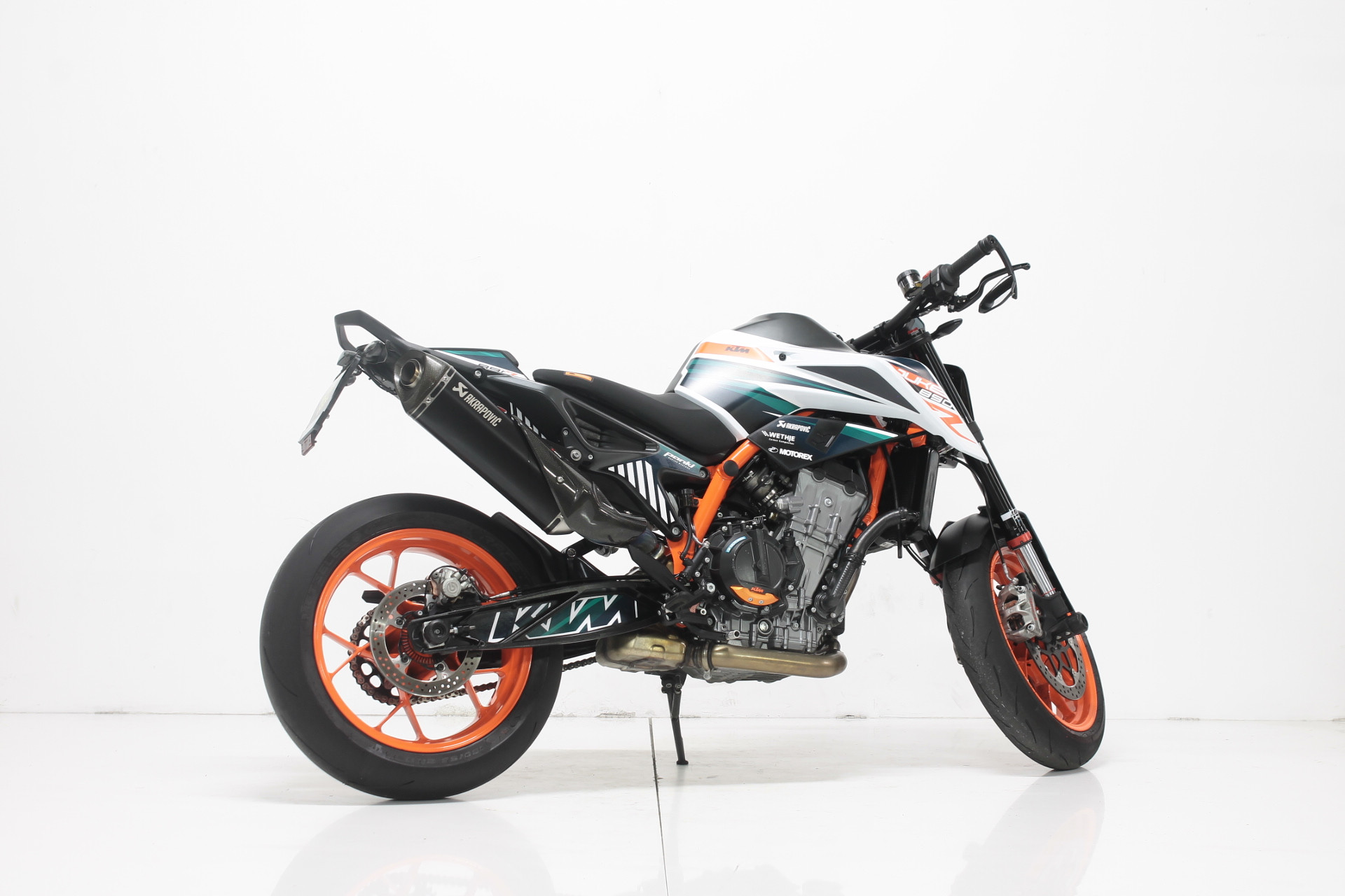 KTM 890 Duke R-image-2