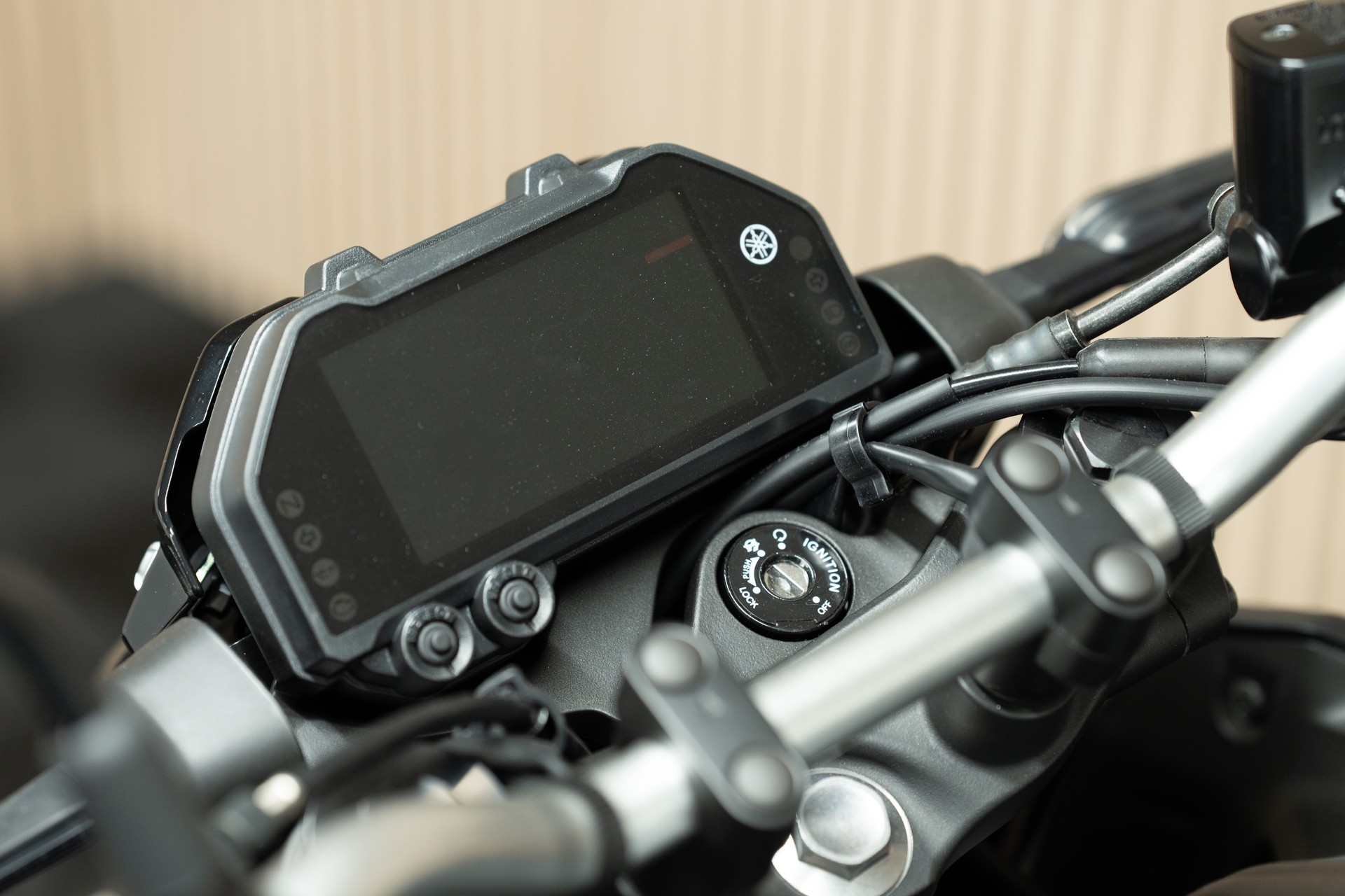 YAMAHA MT-03 mit Fahrwerkstieferlegung-showroom-element-2