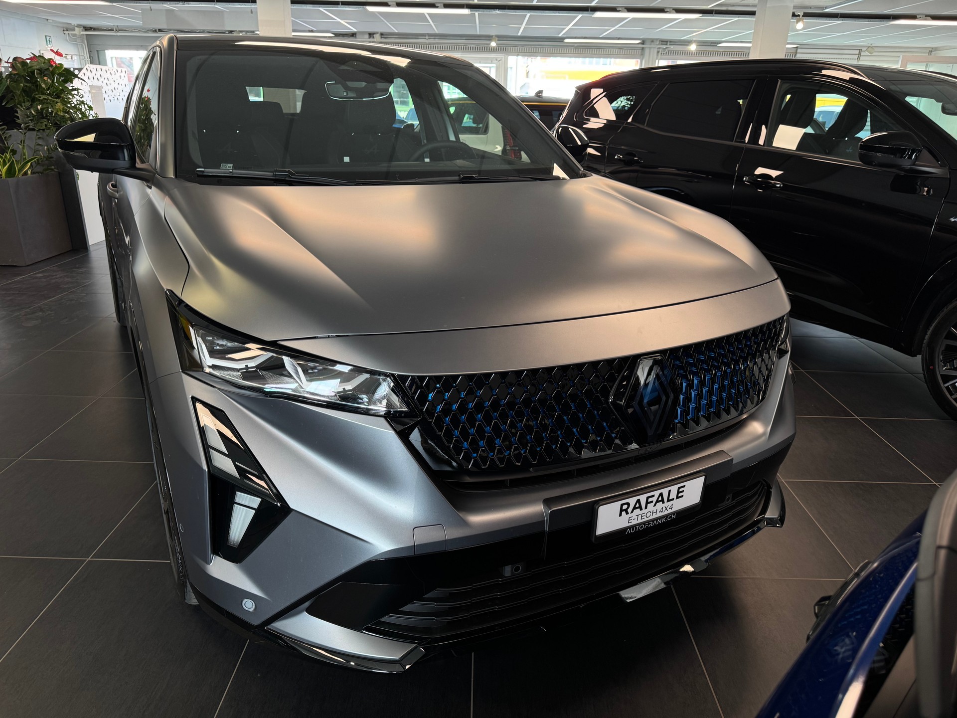 RENAULT RAFALE HYBRID E-TECH Atelier Alpine hyper hybrid E-Tech 4x4 300PS plug-in-showroom-element-1