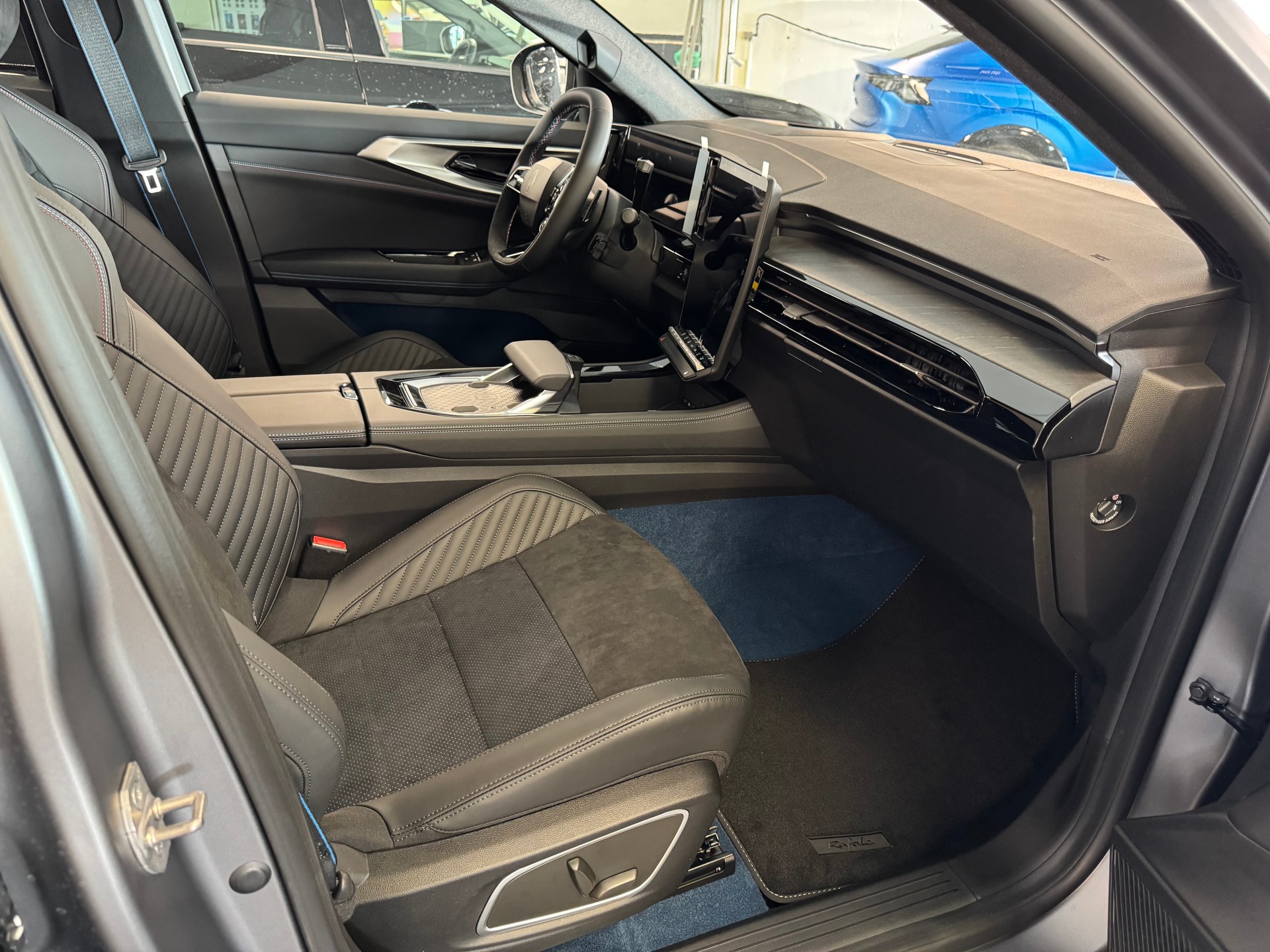 RENAULT RAFALE HYBRID E-TECH Atelier Alpine hyper hybrid E-Tech 4x4 300PS plug-in-image-29