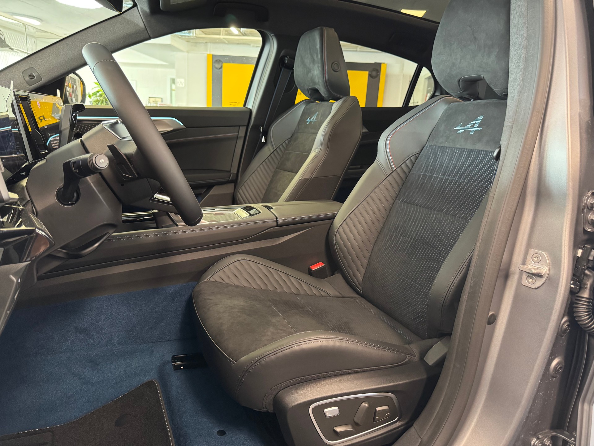 RENAULT RAFALE HYBRID E-TECH Atelier Alpine hyper hybrid E-Tech 4x4 300PS plug-in-image-13