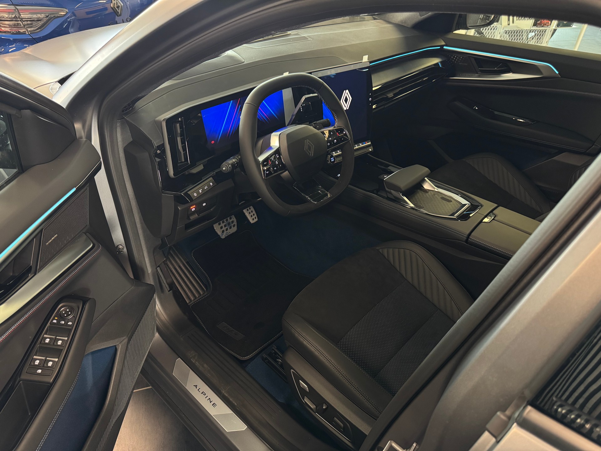 RENAULT RAFALE HYBRID E-TECH Atelier Alpine hyper hybrid E-Tech 4x4 300PS plug-in-image-9
