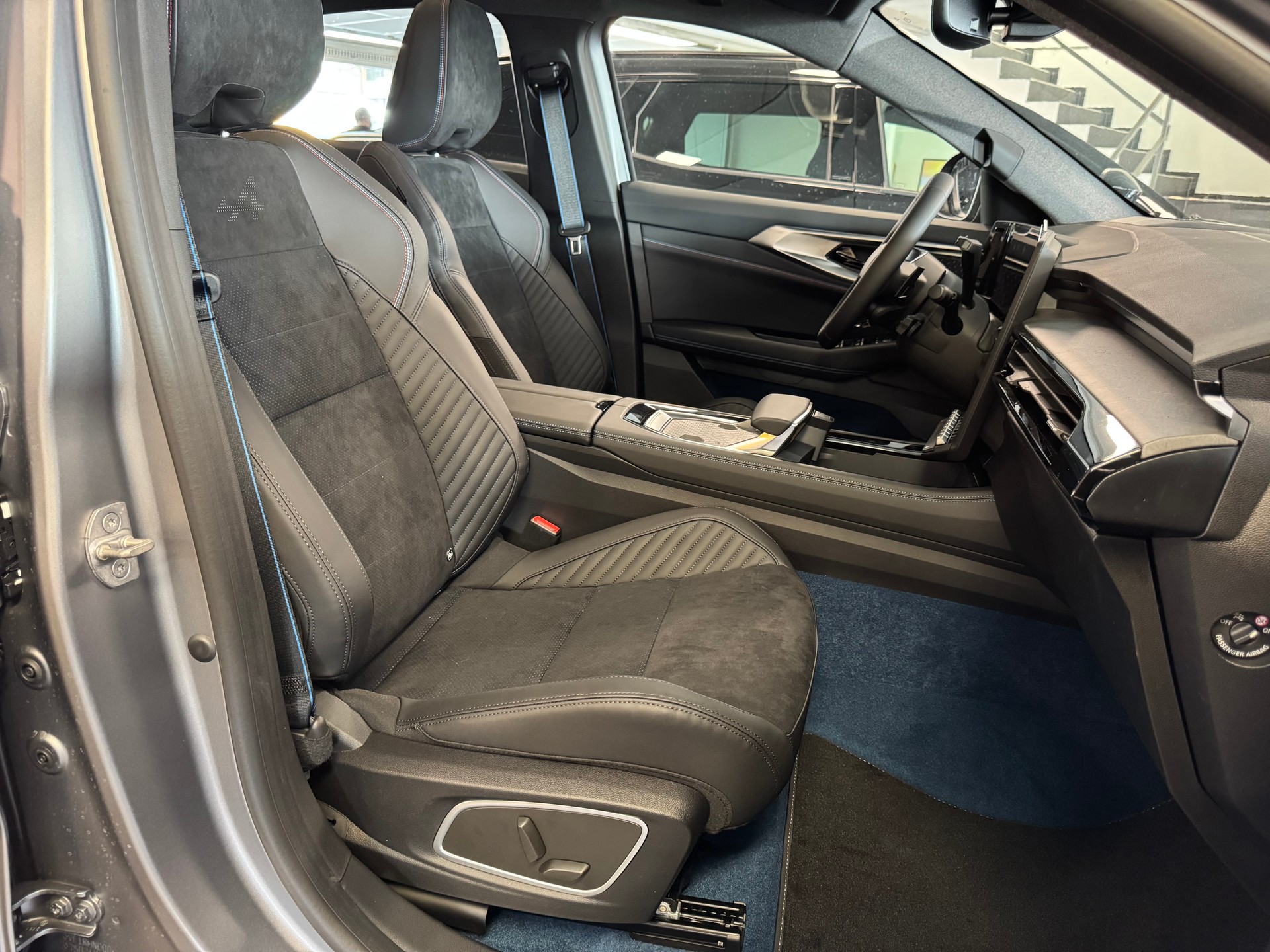 RENAULT RAFALE HYBRID E-TECH Atelier Alpine hyper hybrid E-Tech 4x4 300PS plug-in-image-30