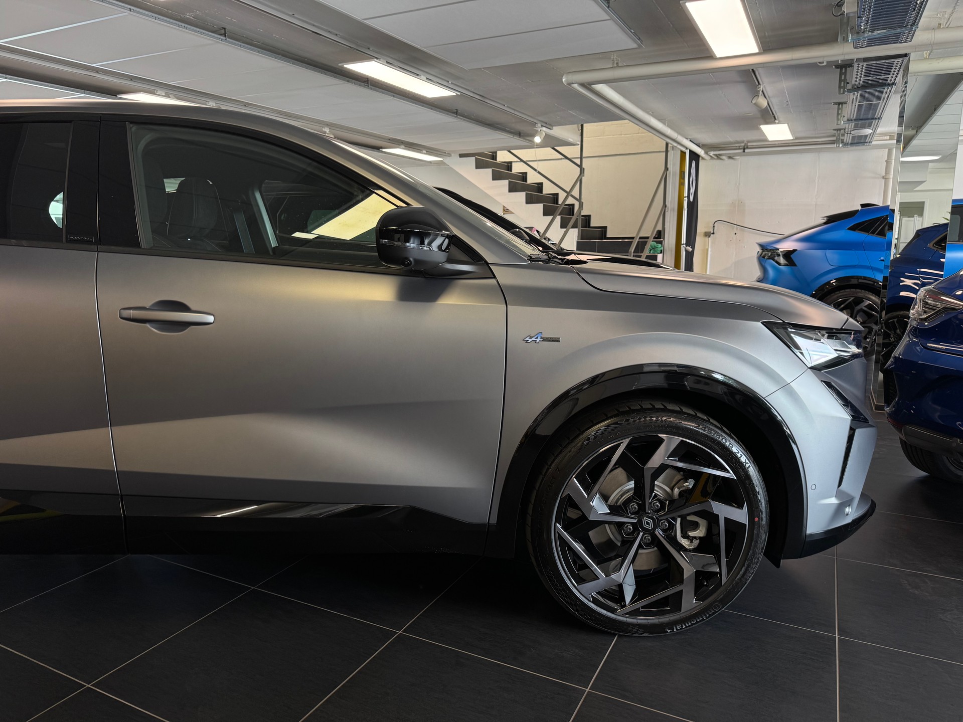 RENAULT RAFALE HYBRID E-TECH Atelier Alpine hyper hybrid E-Tech 4x4 300PS plug-in-image-4