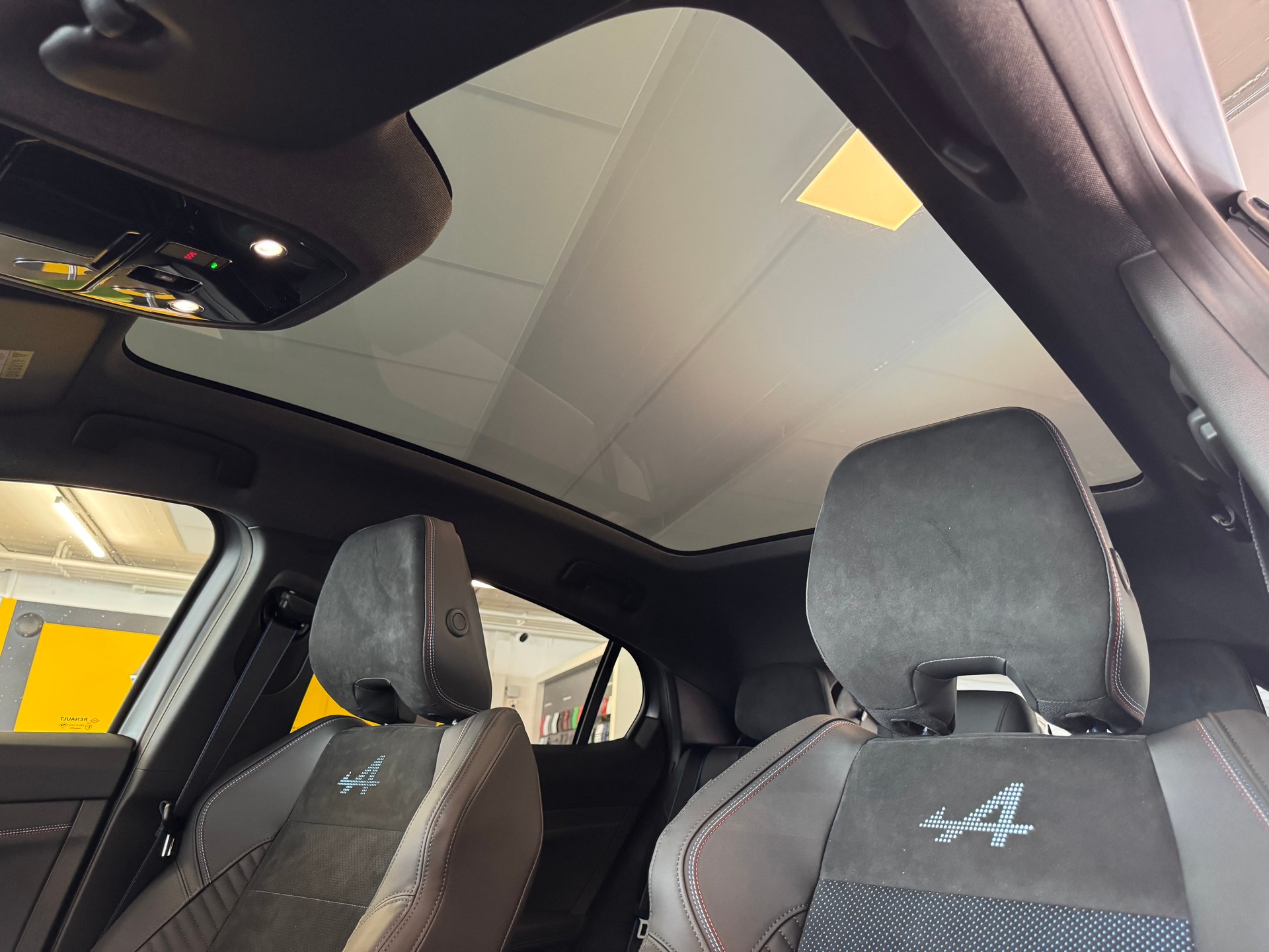 RENAULT RAFALE HYBRID E-TECH Atelier Alpine hyper hybrid E-Tech 4x4 300PS plug-in-image-16