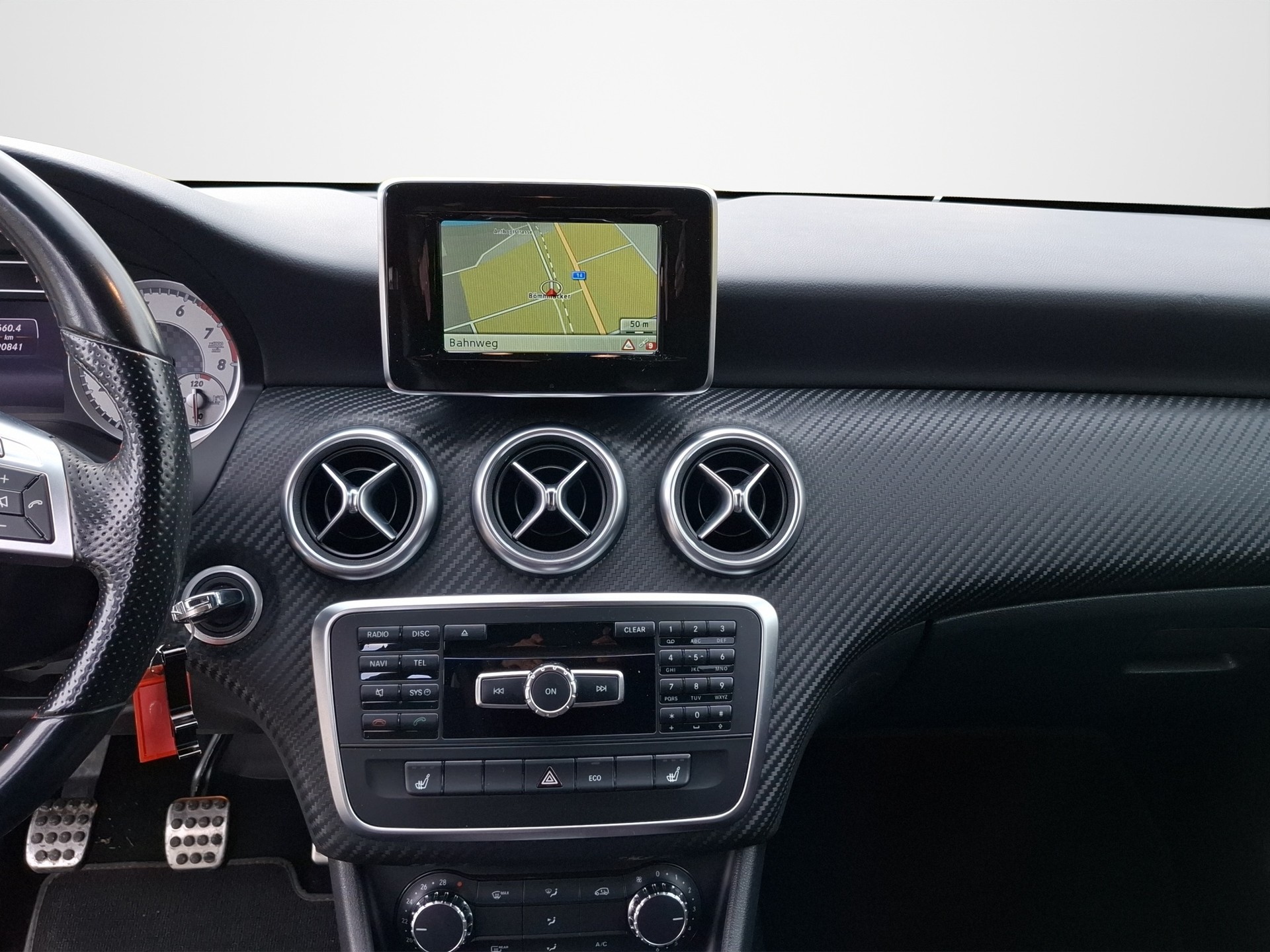 MERCEDES-BENZ A 180 AMG Line-image-9