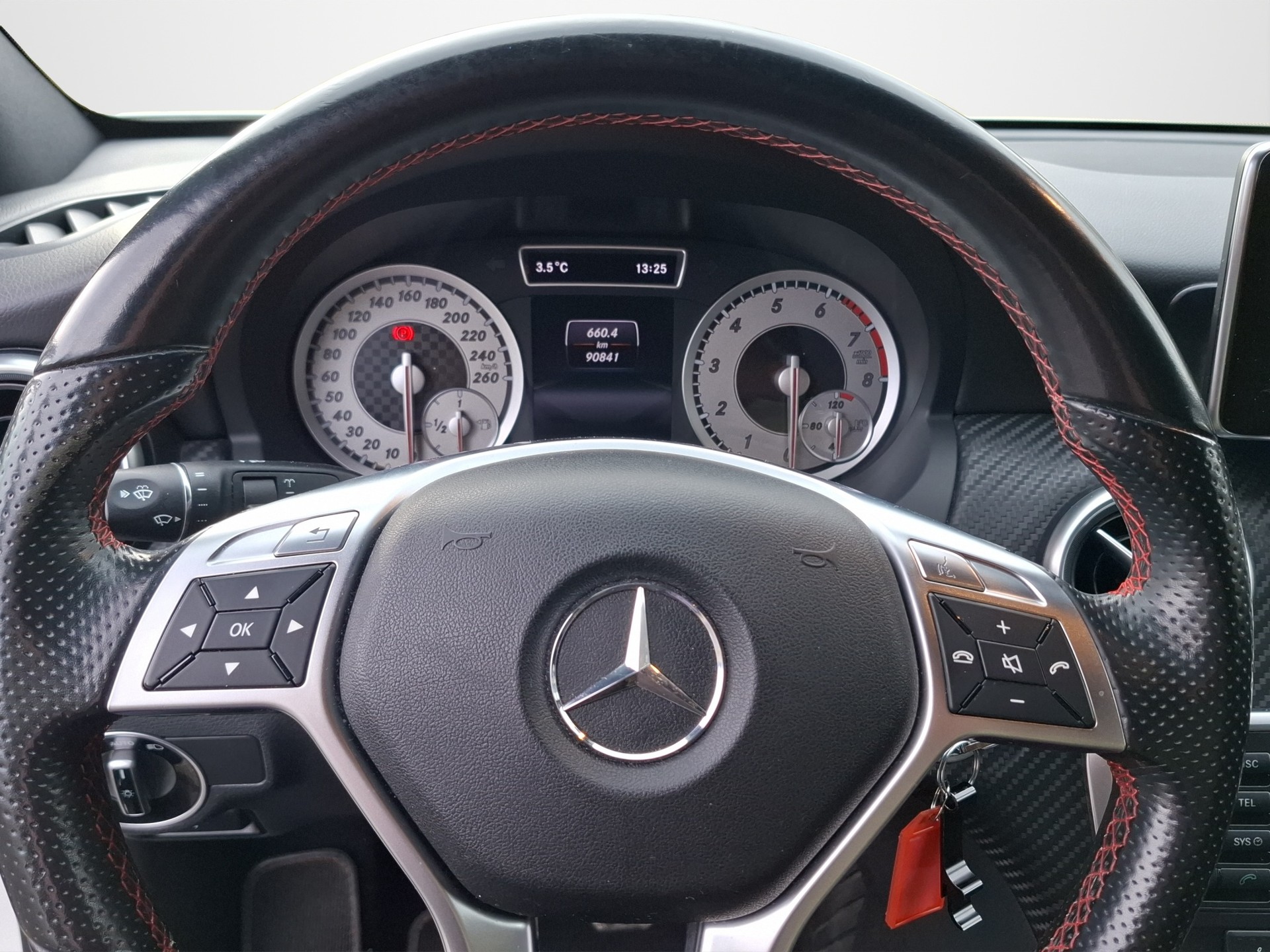 MERCEDES-BENZ A 180 AMG Line-image-8