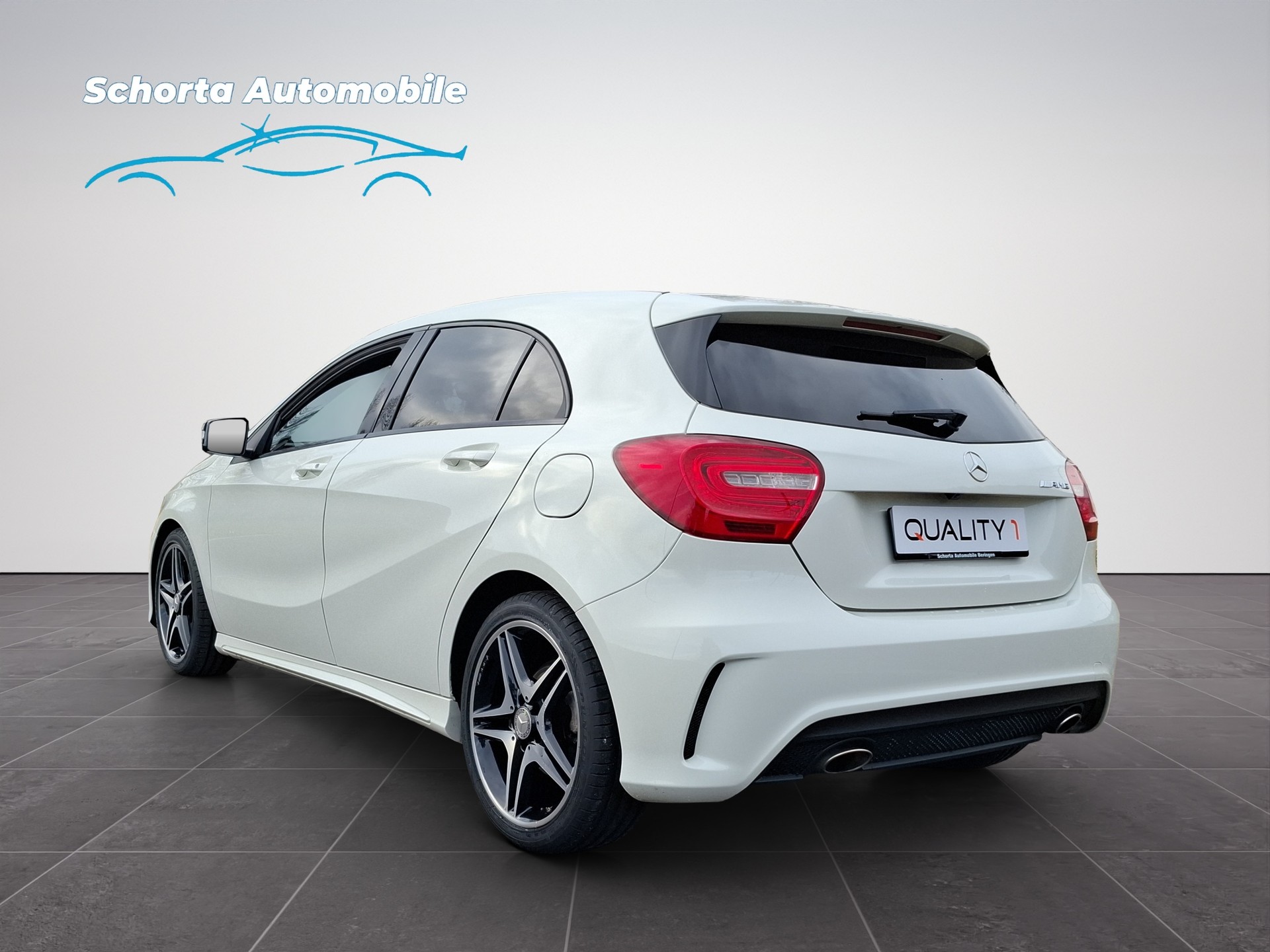 MERCEDES-BENZ A 180 AMG Line-showroom-element-2