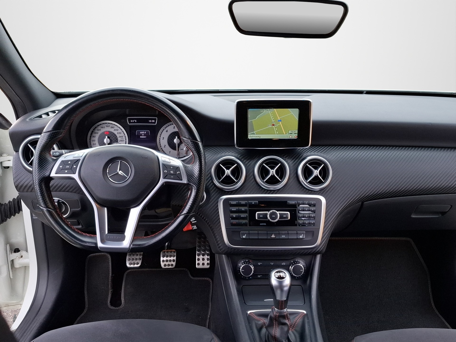 MERCEDES-BENZ A 180 AMG Line-image-7