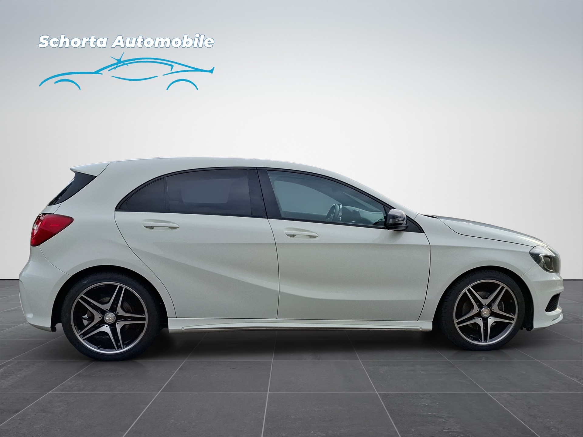MERCEDES-BENZ A 180 AMG Line-image-5